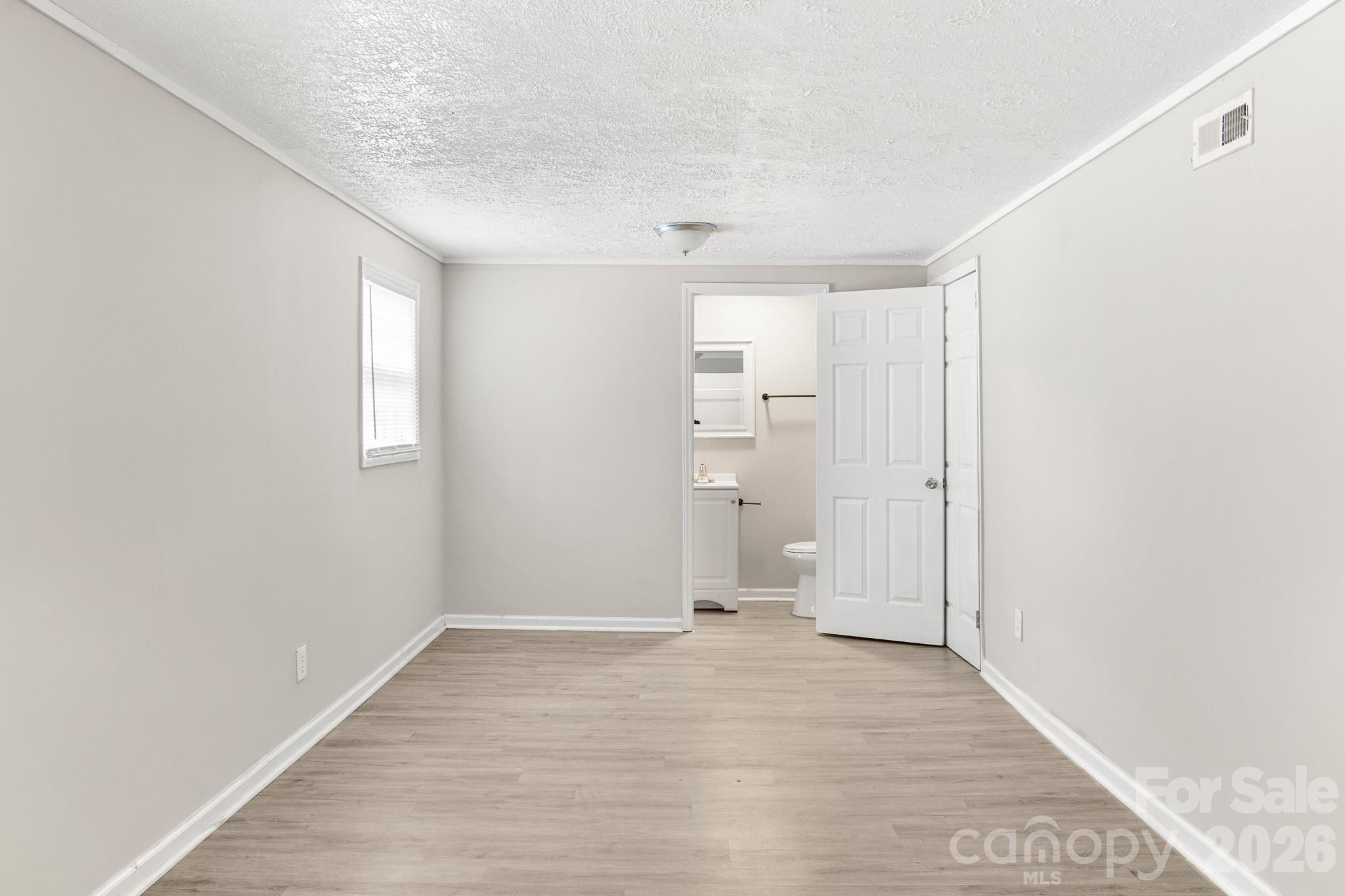 411 S Thompson Street Property Photo 11