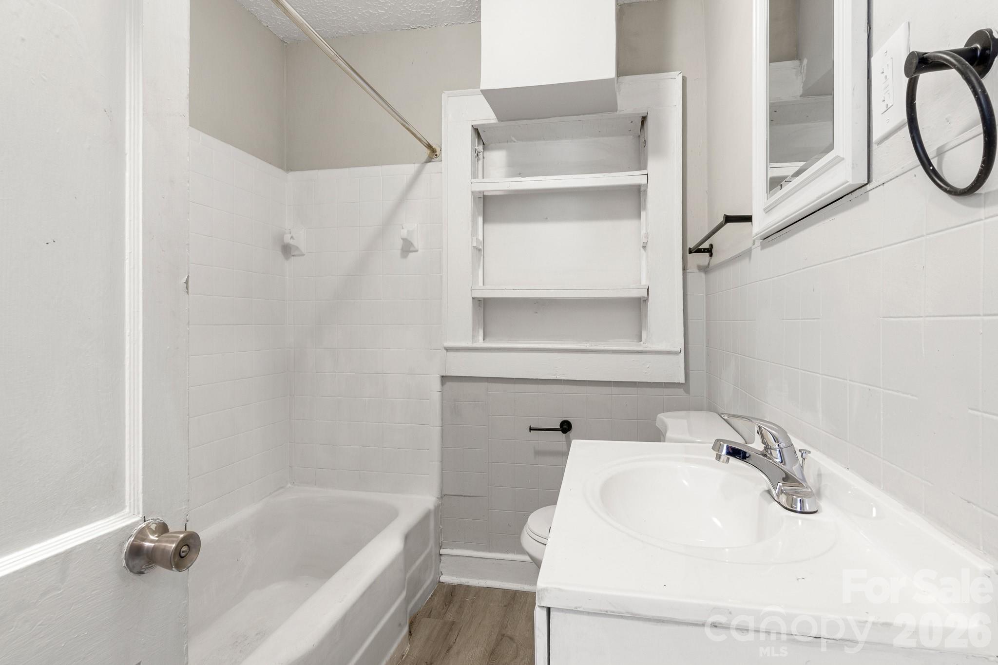 411 S Thompson Street Property Photo 15