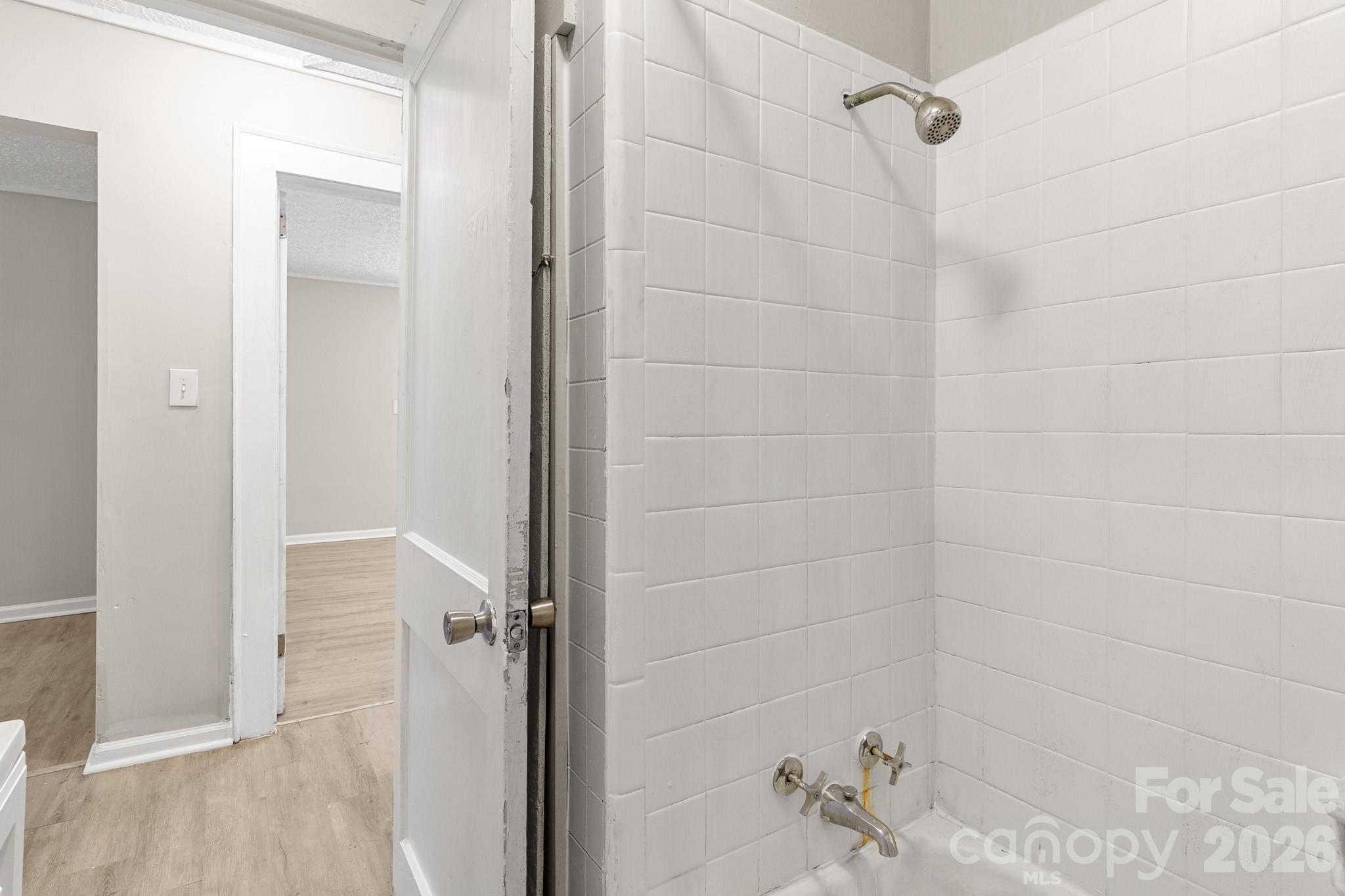 411 S Thompson Street Property Photo 16