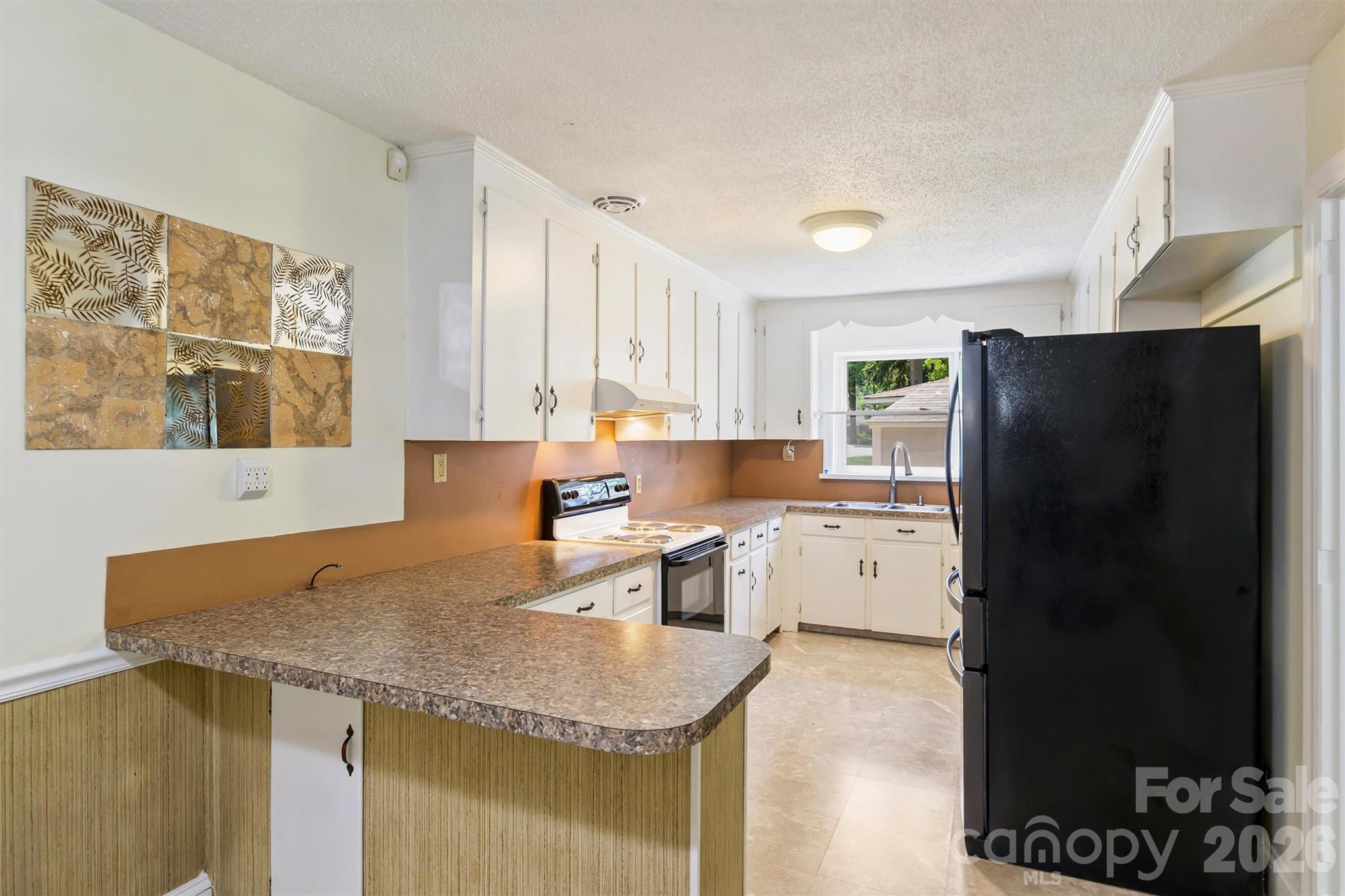 2134 Bromwich Road Property Photo 9