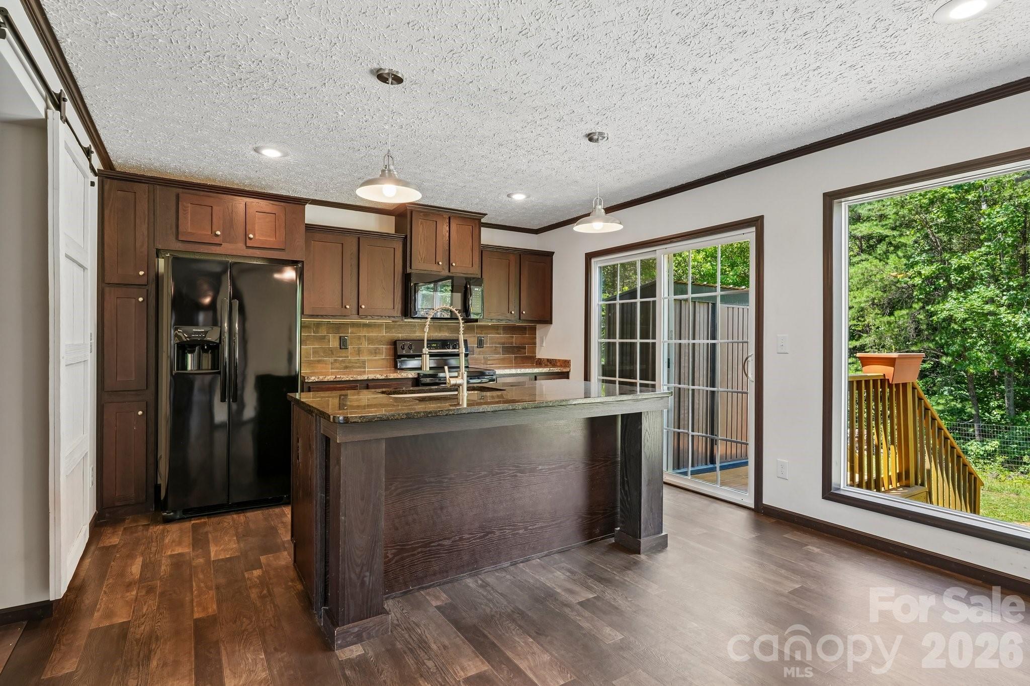 5531 Dalmation Street Property Photo 7