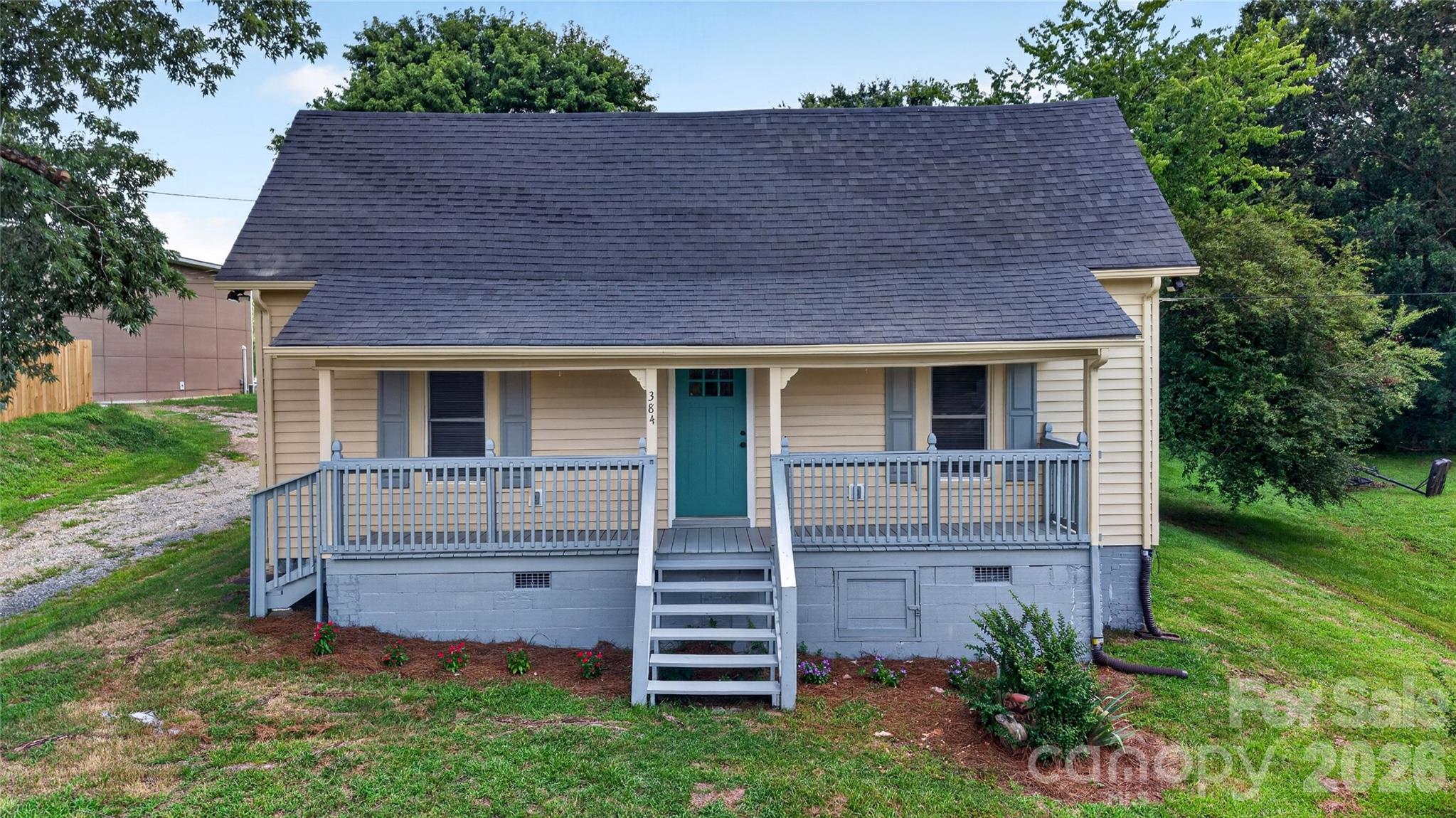 384 Grace Avenue Property Photo 1
