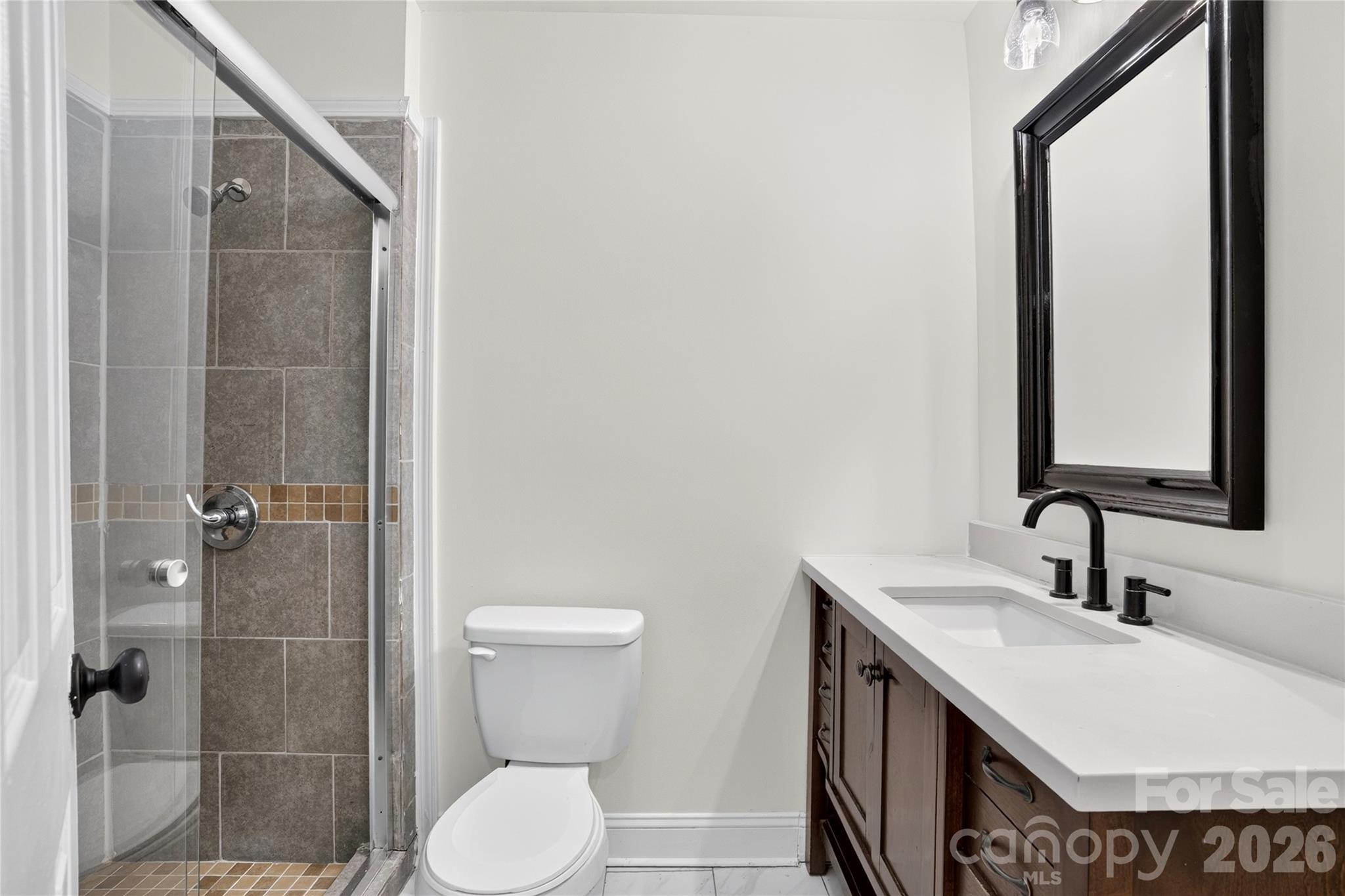 384 Grace Avenue Property Photo 5