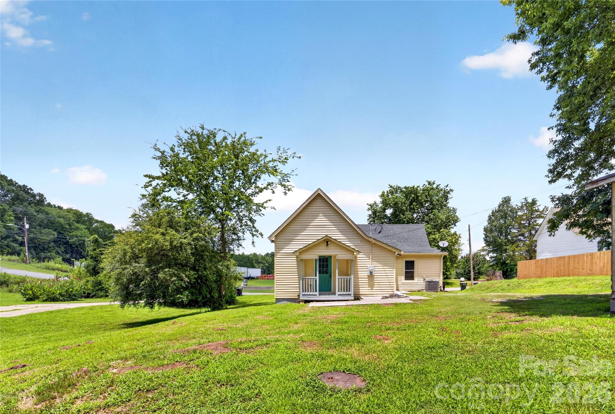 384 Grace Avenue Property Photo 6