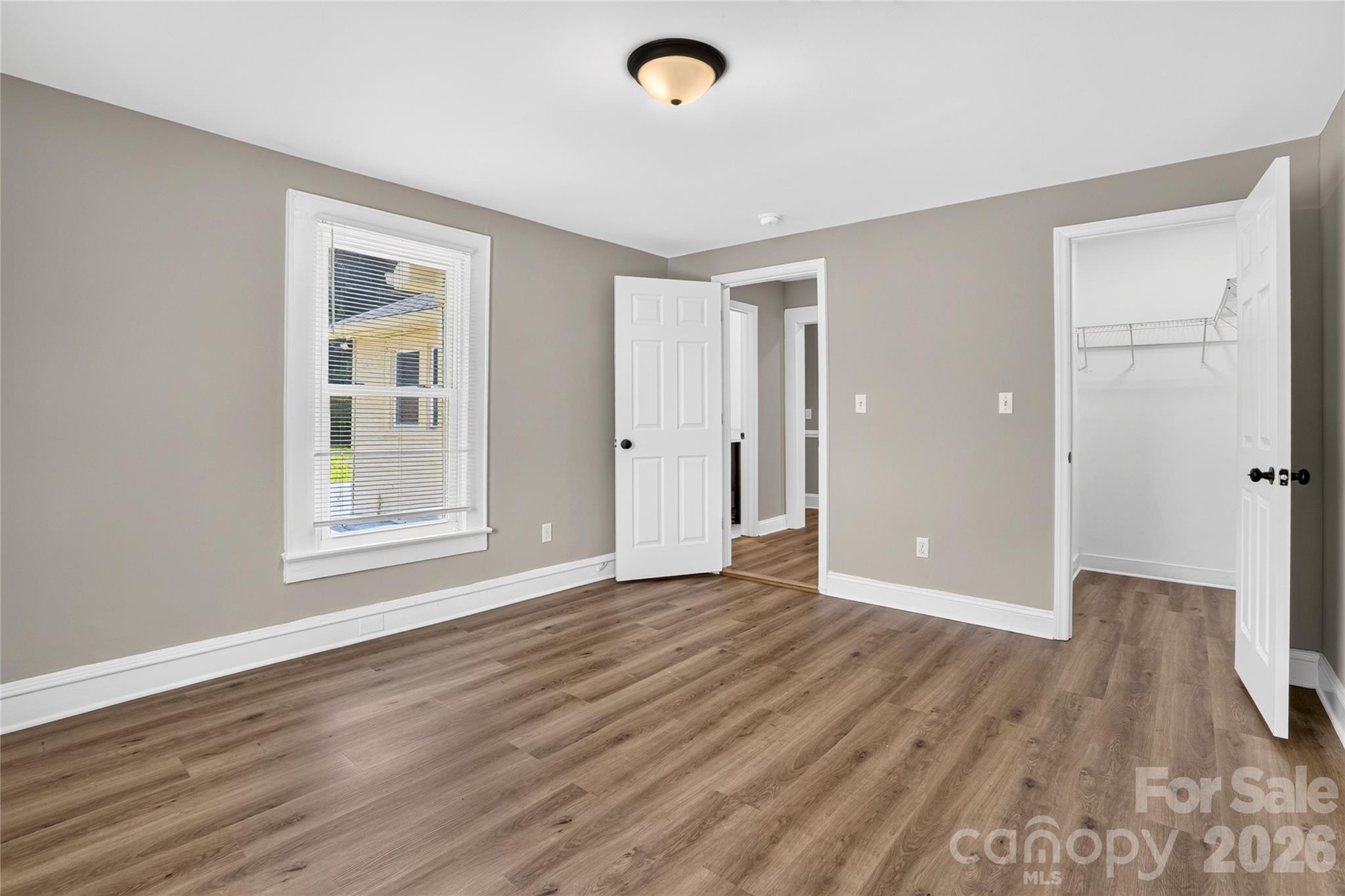 384 Grace Avenue Property Photo 12