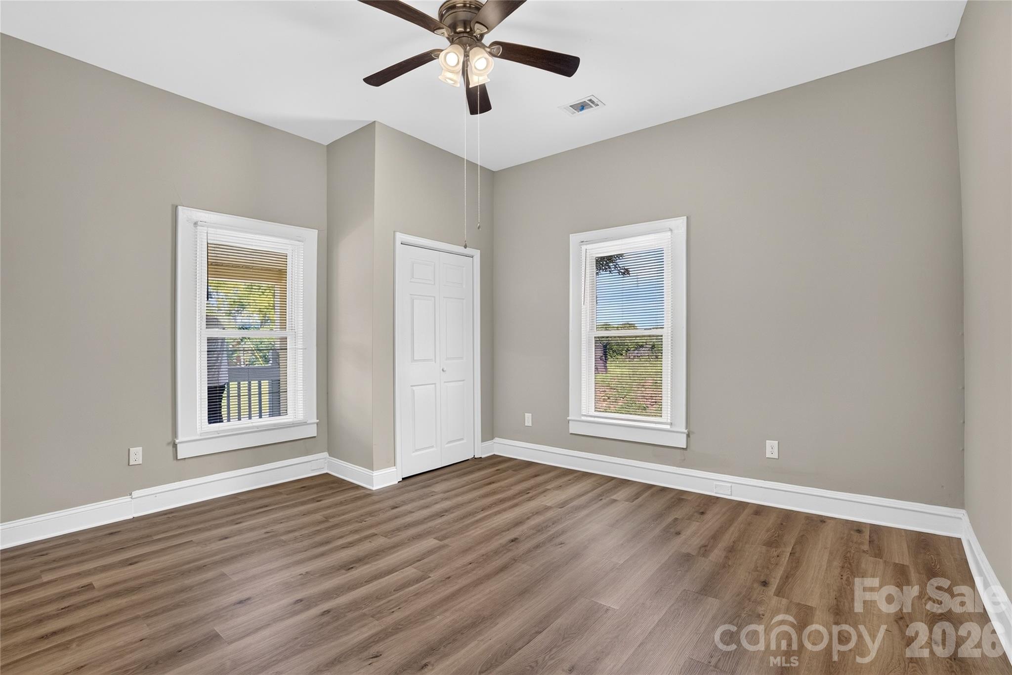 384 Grace Avenue Property Photo 16