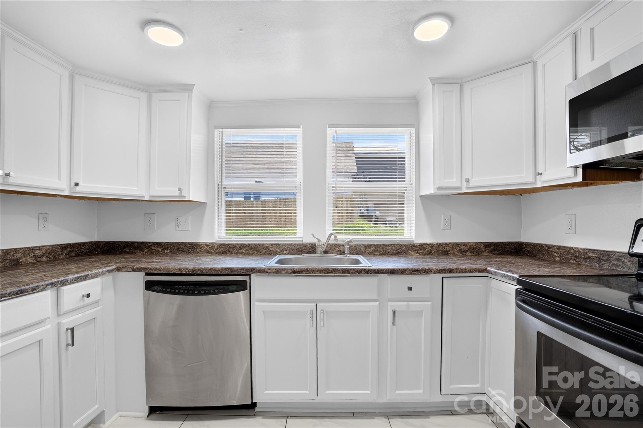 384 Grace Avenue Property Photo 19