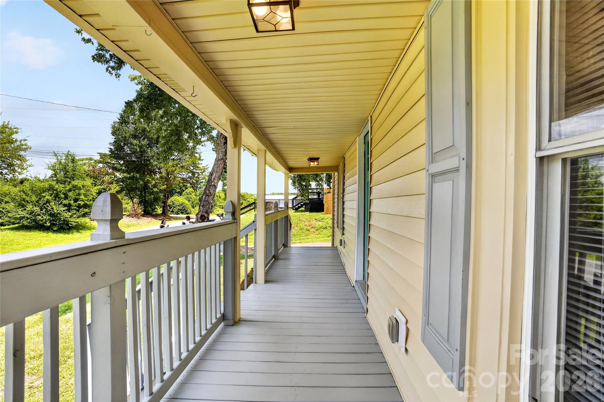 384 Grace Avenue Property Photo 22