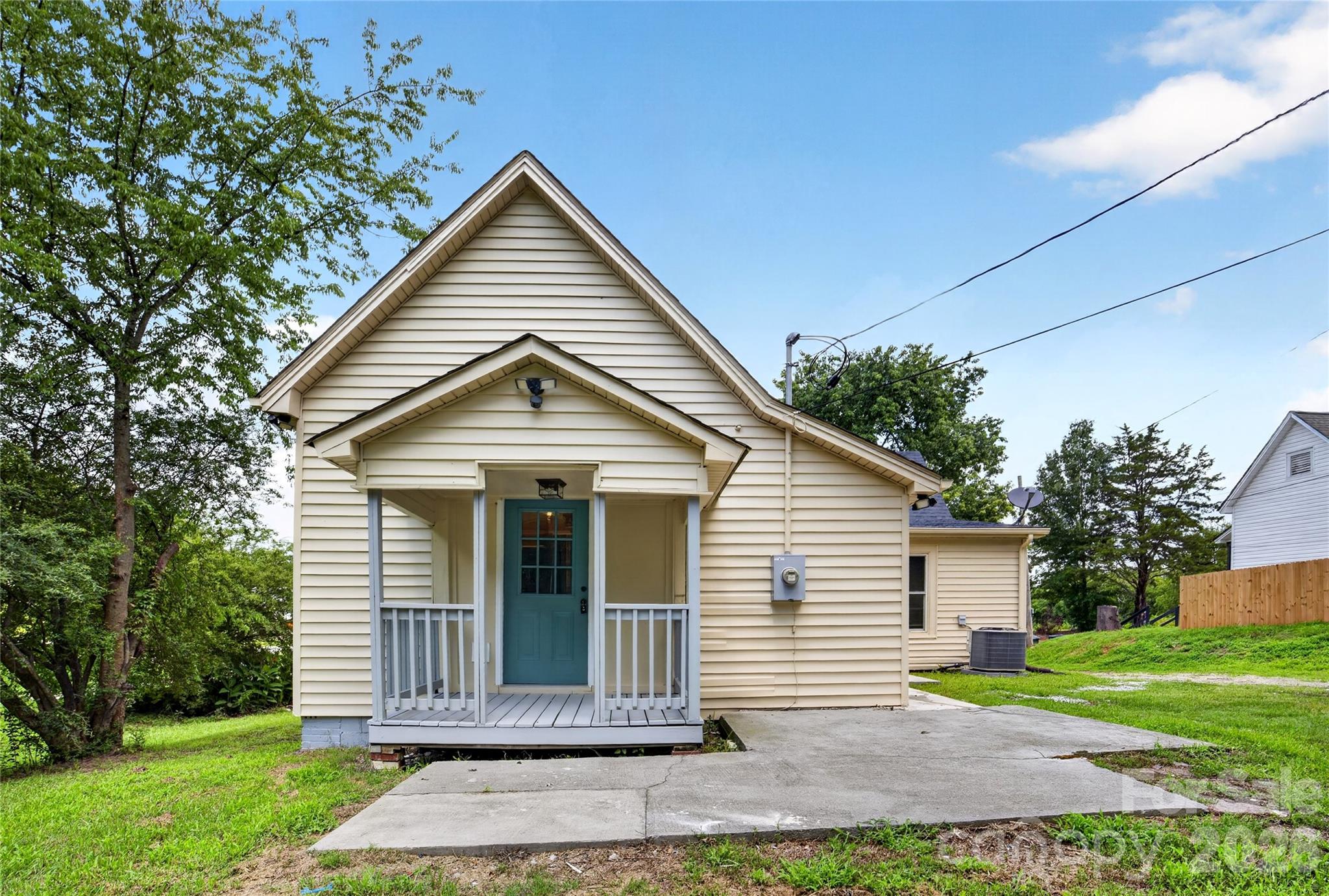 384 Grace Avenue Property Photo 23