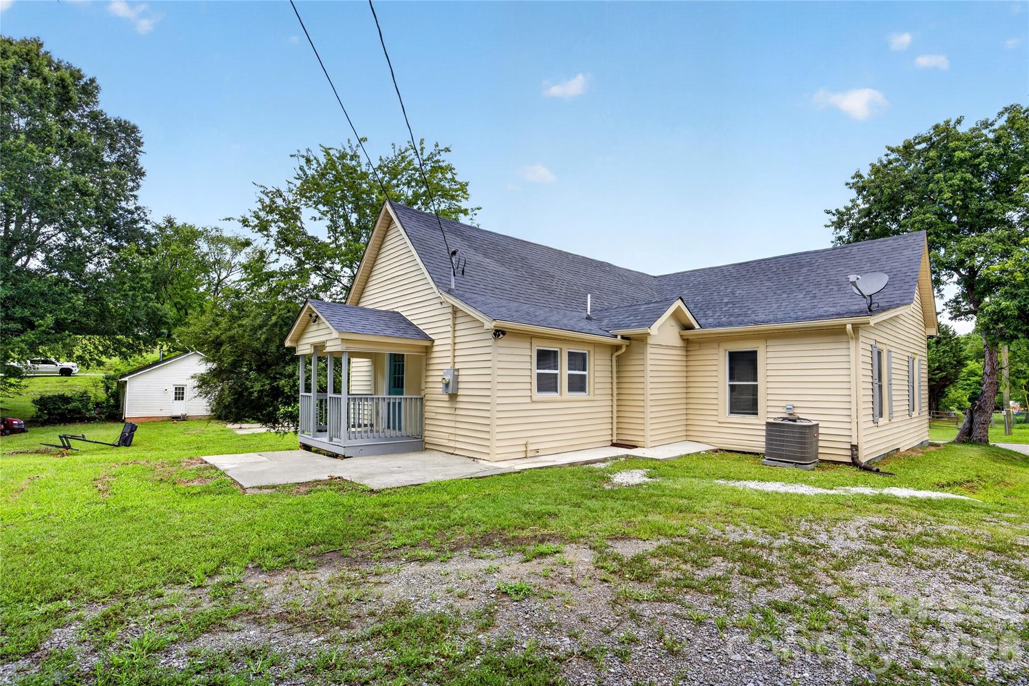 384 Grace Avenue Property Photo 24