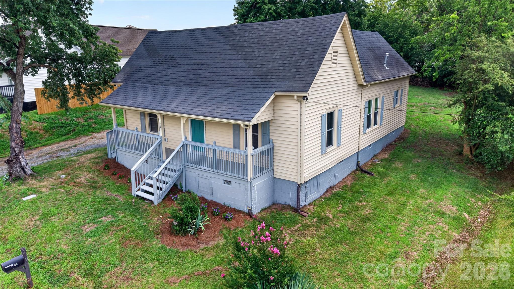 384 Grace Avenue Property Photo 25