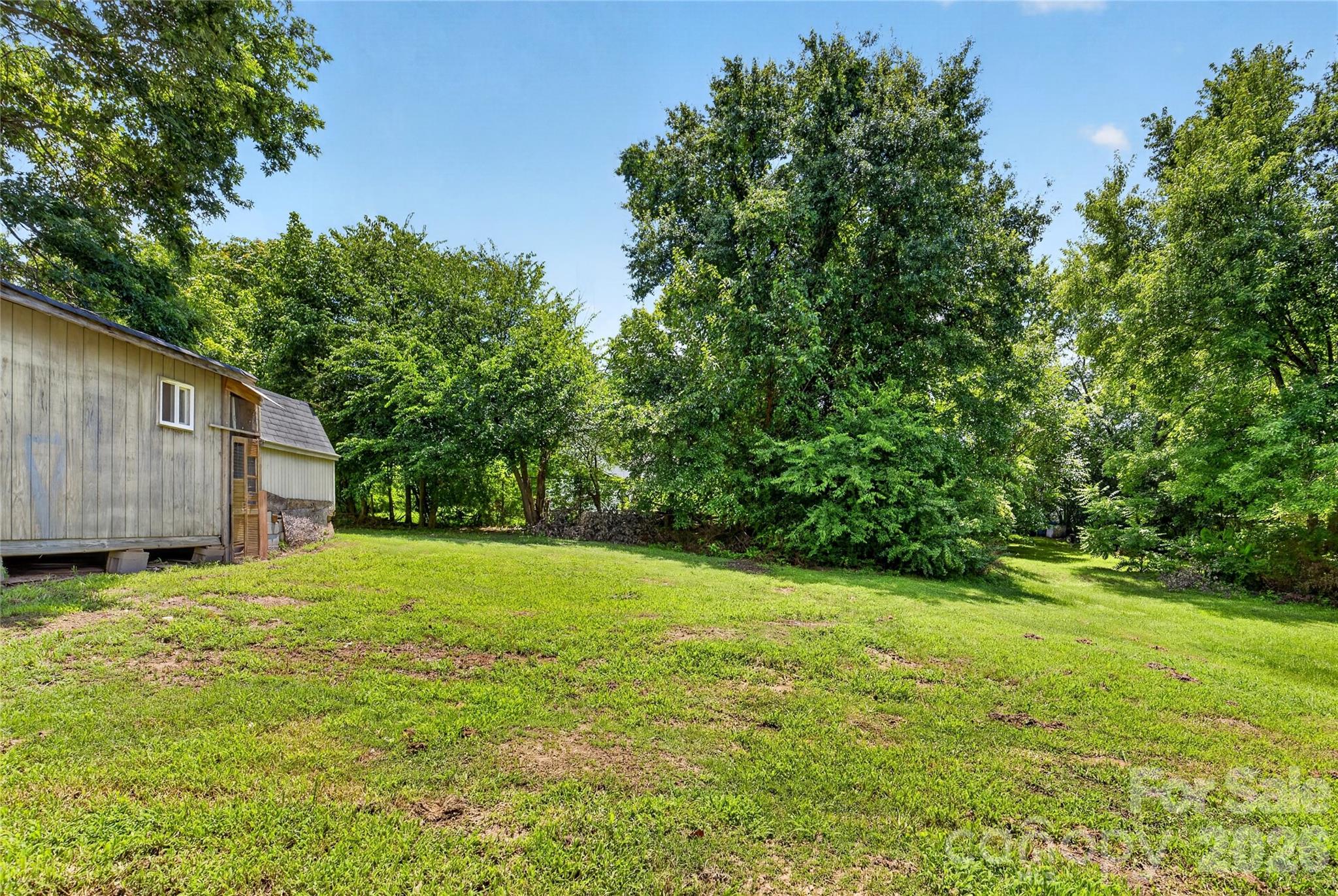 384 Grace Avenue Property Photo 26