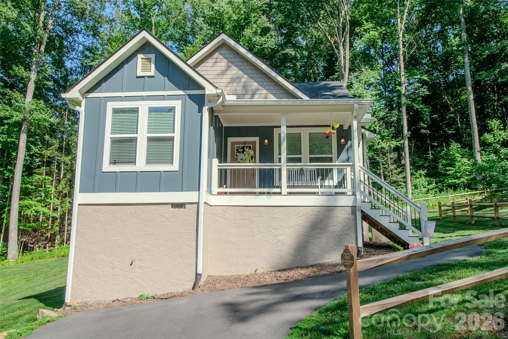611 Twinbrook Lane Property Photo 2