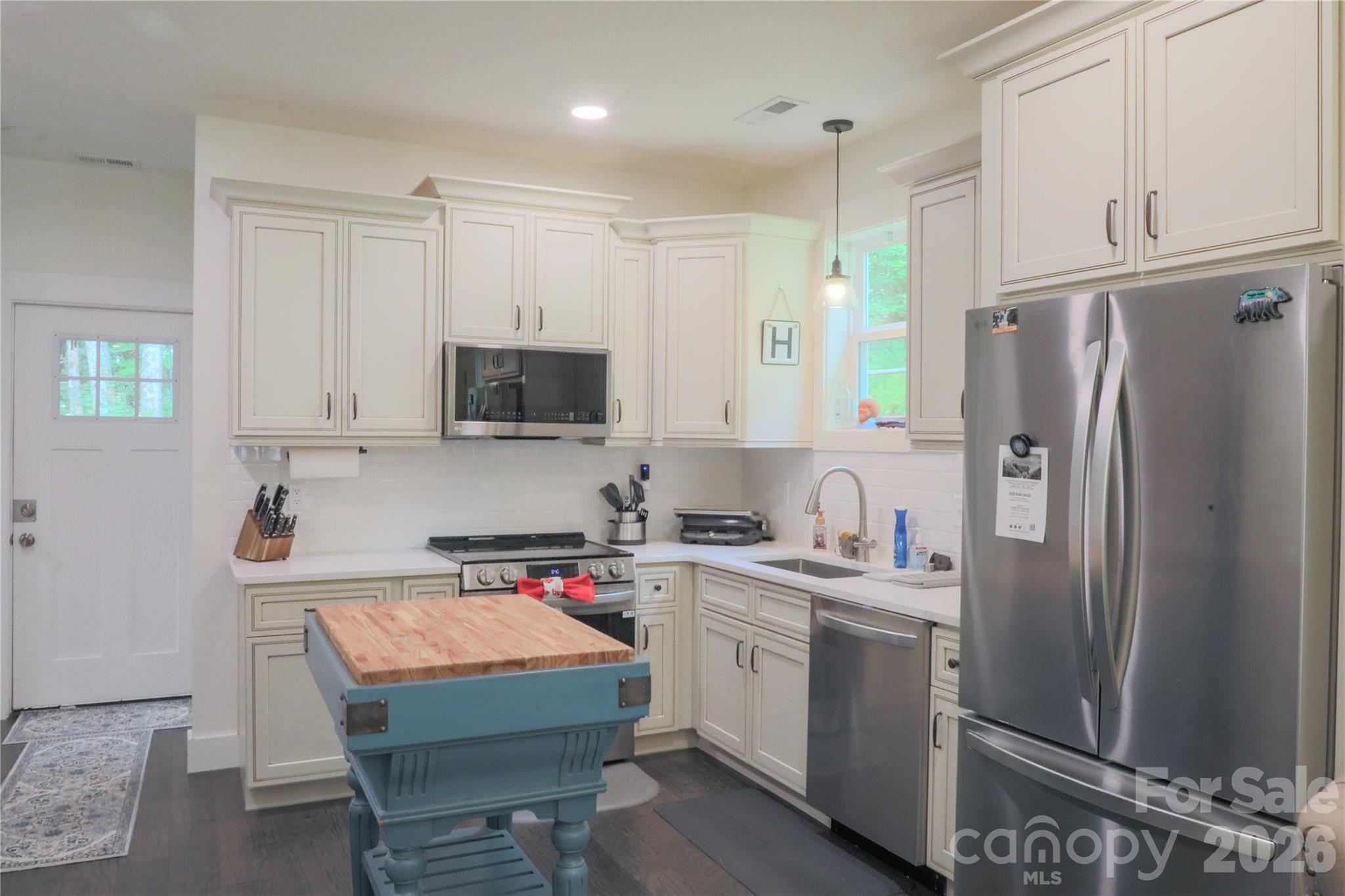 611 Twinbrook Lane Property Photo 13