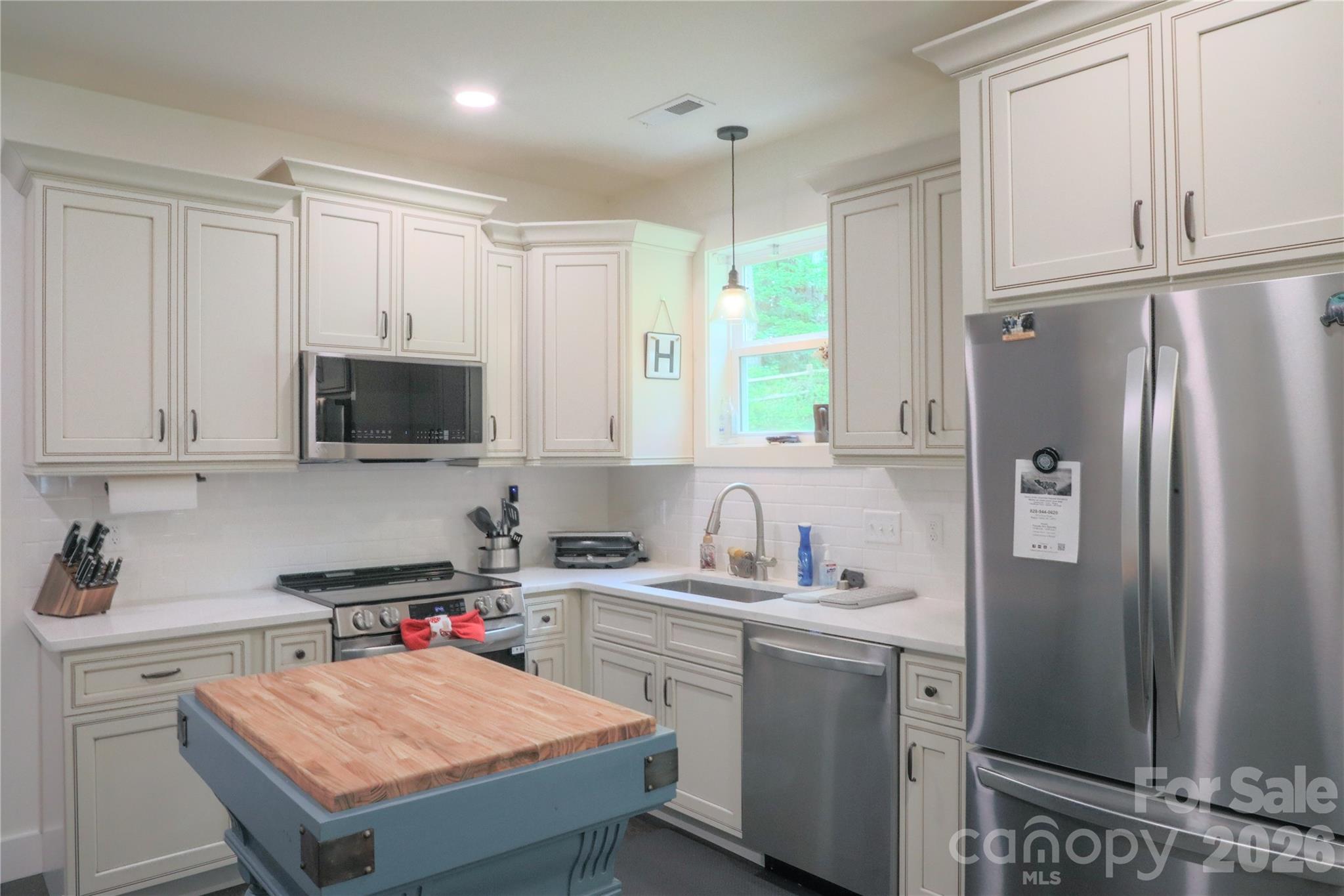 611 Twinbrook Lane Property Photo 14