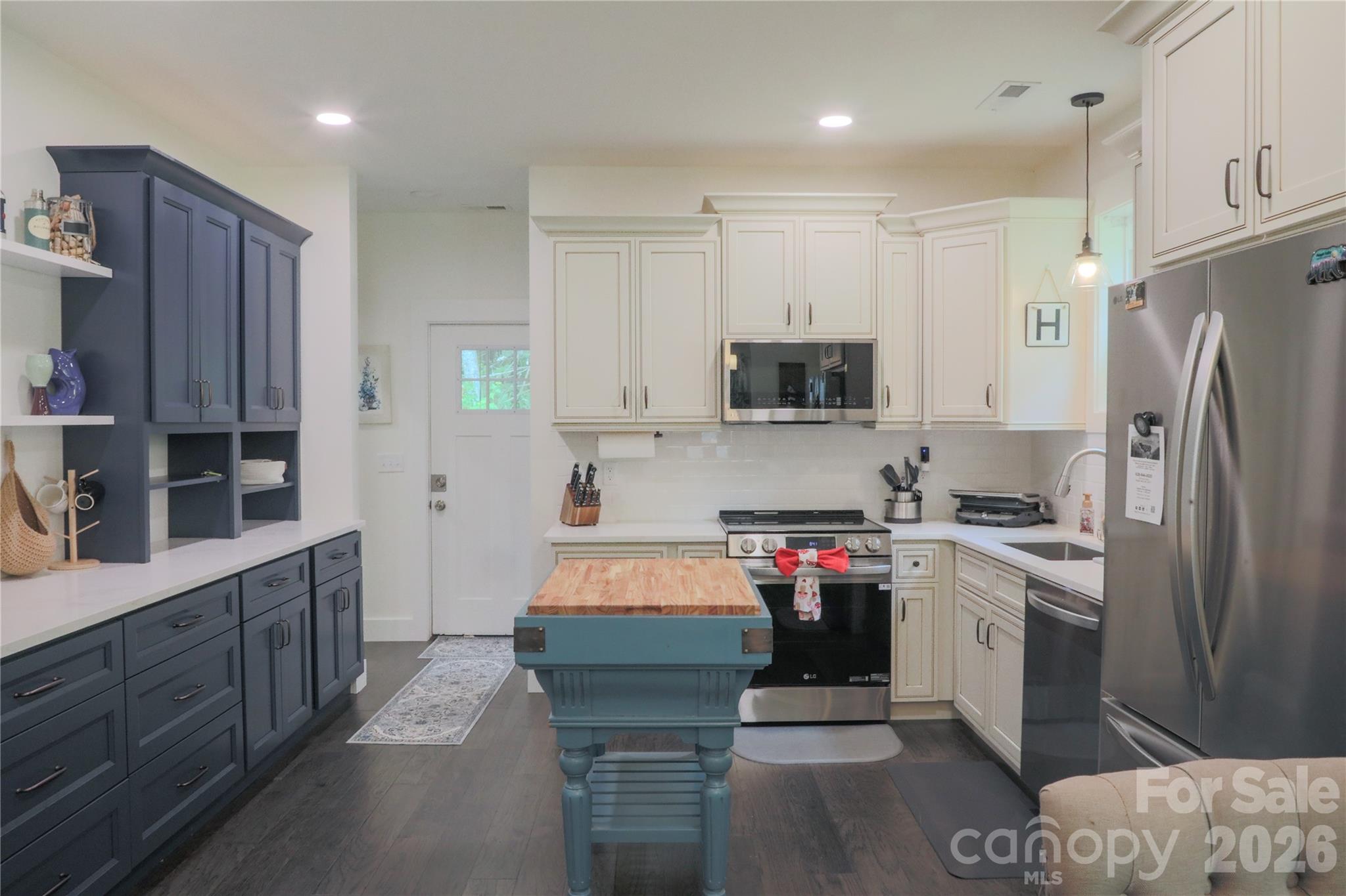 611 Twinbrook Lane Property Photo 15