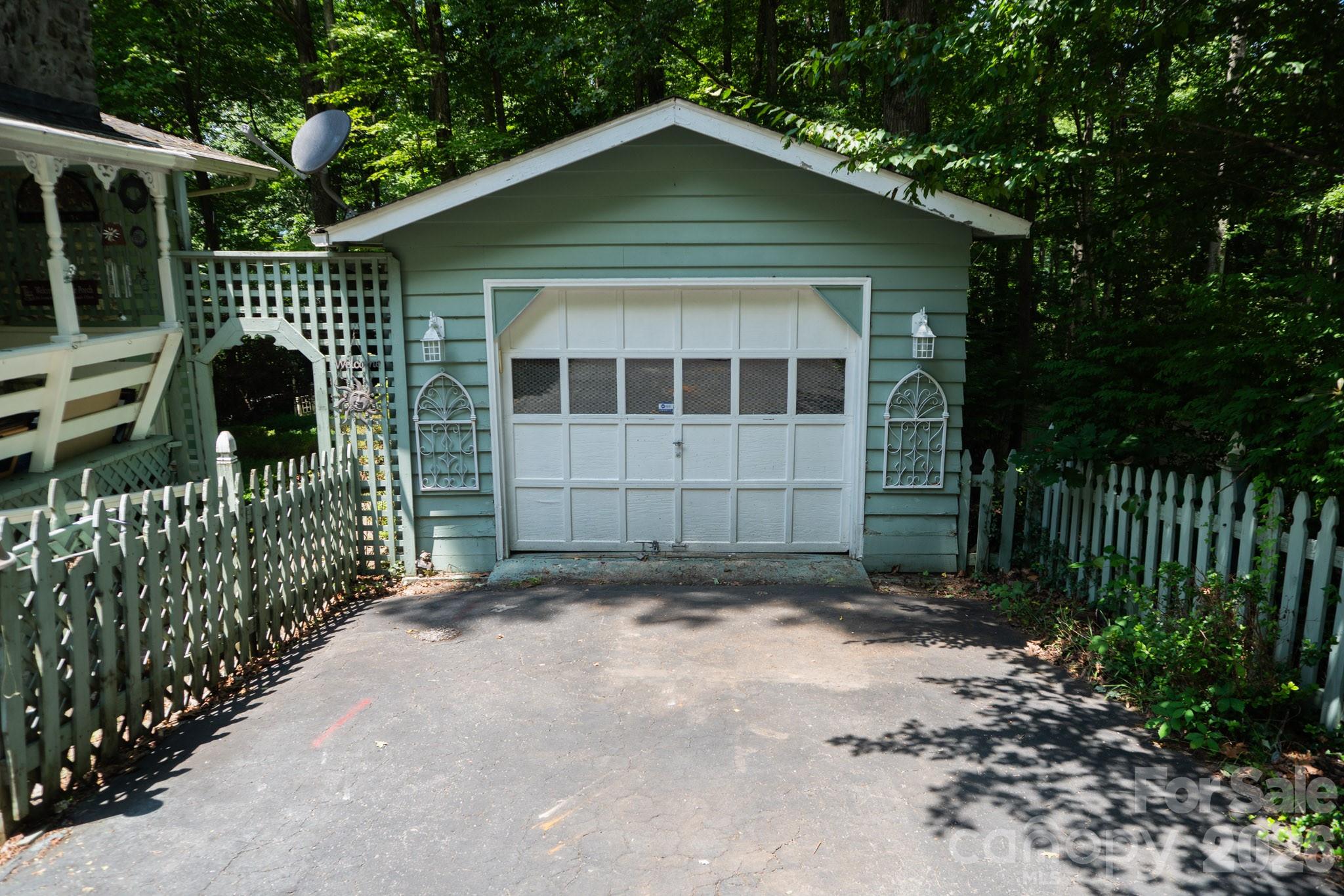 104 Ash Drive Property Photo 3