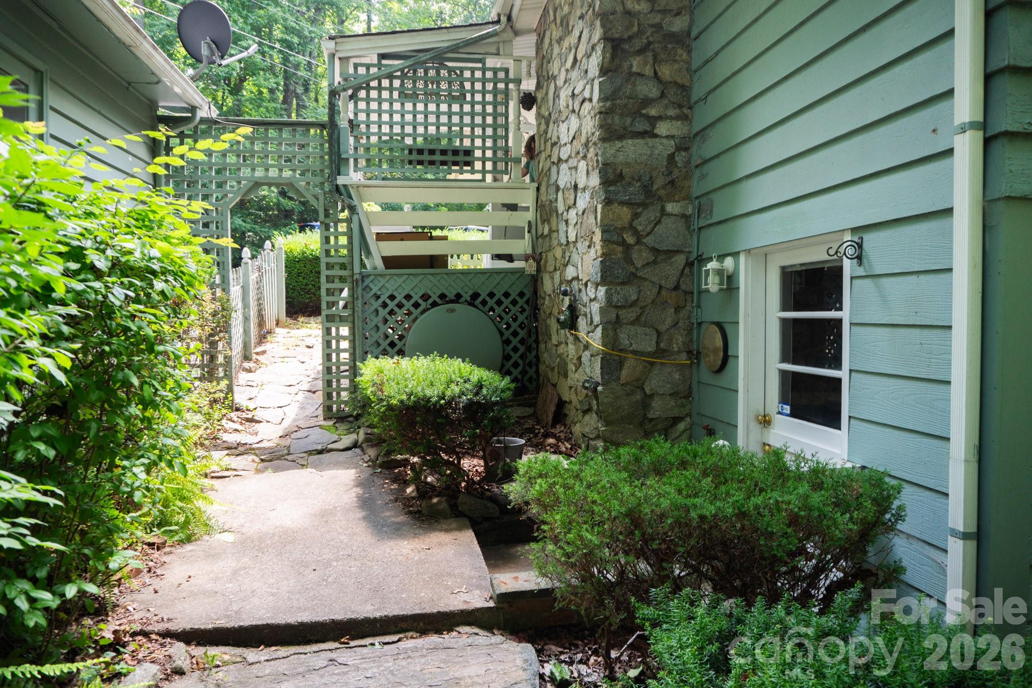 104 Ash Drive Property Photo 14