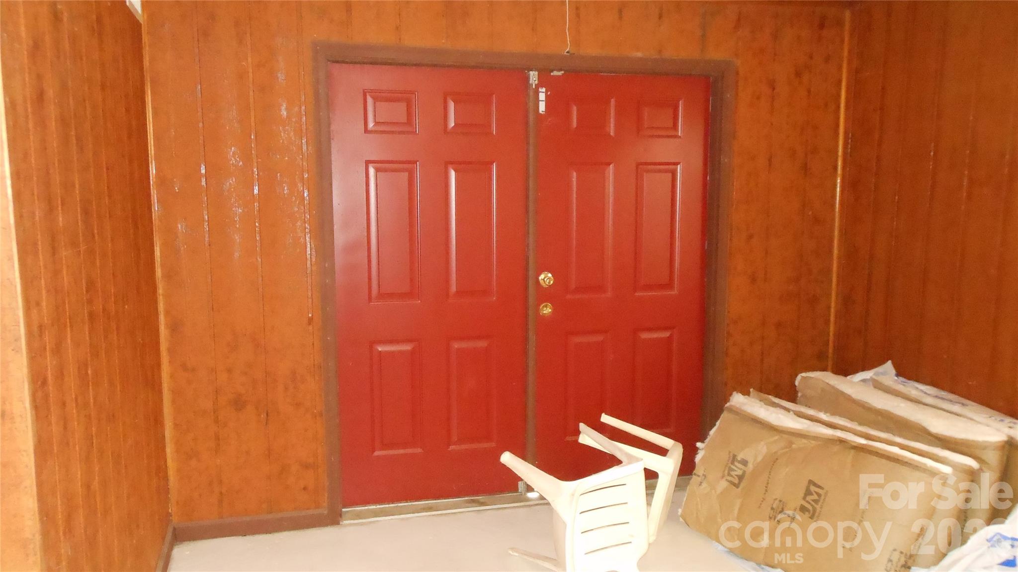 1553 S Battleground Avenue Property Photo 12