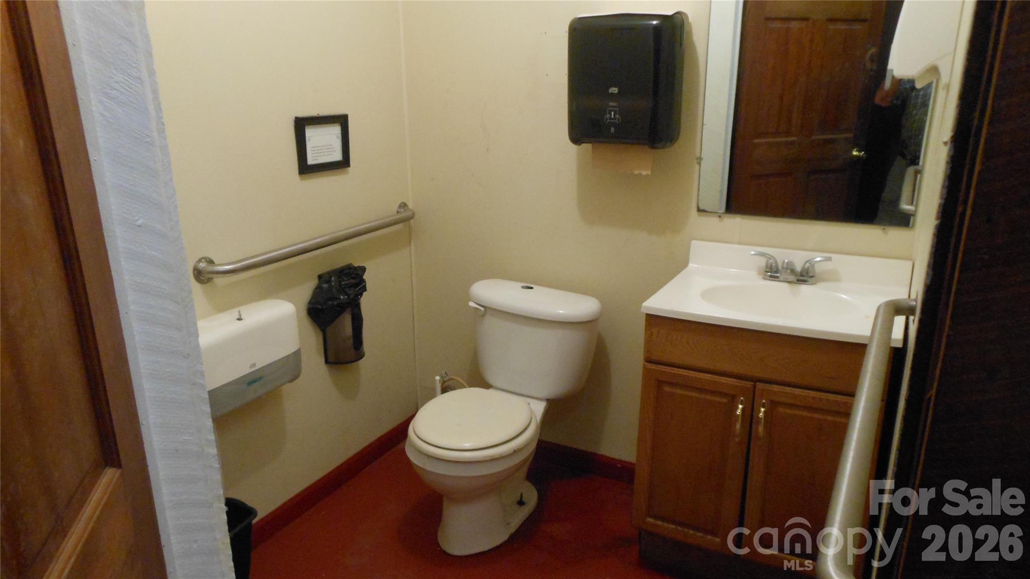 1553 S Battleground Avenue Property Photo 14