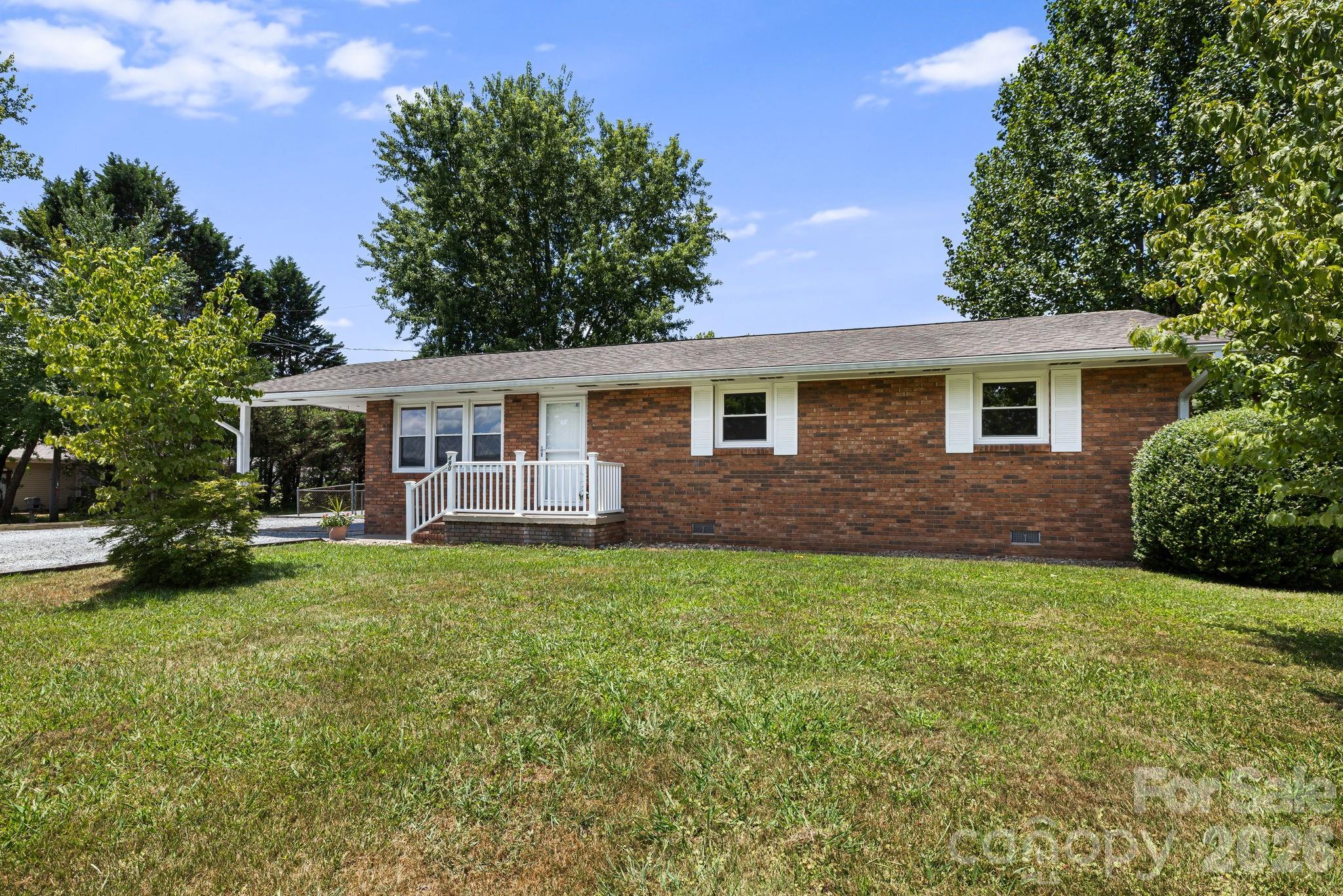490 Ecusta Road Property Photo 1