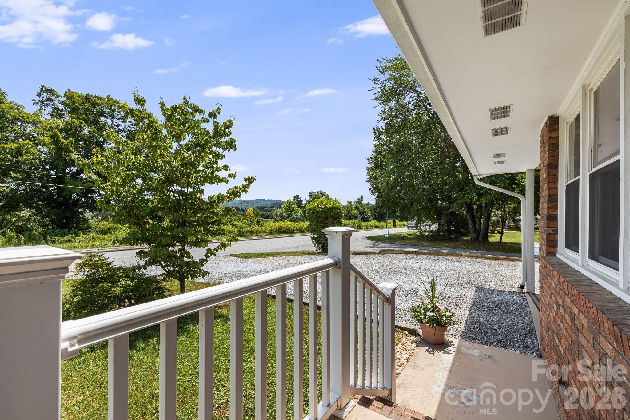 490 Ecusta Road Property Photo 5