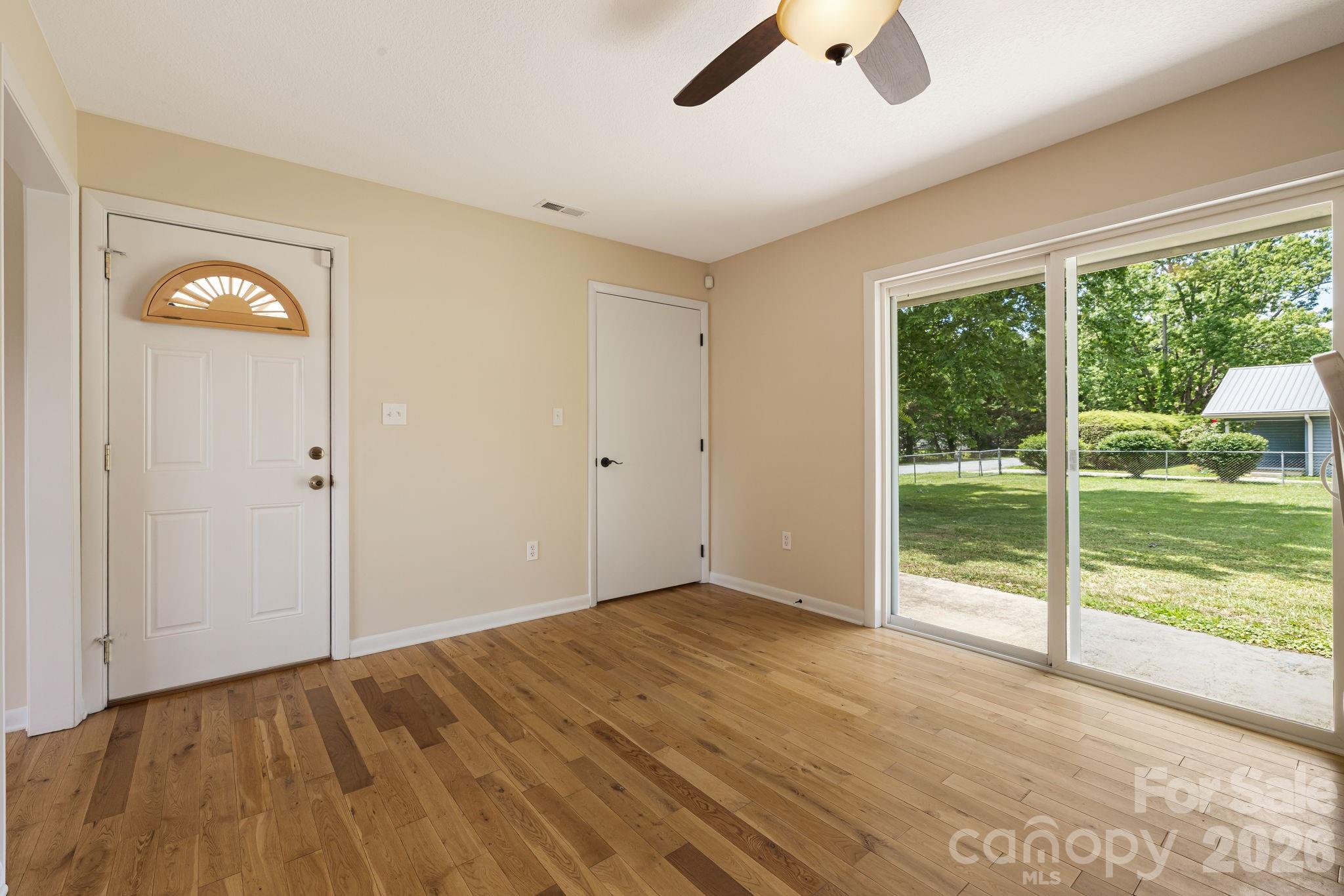 490 Ecusta Road Property Photo 9