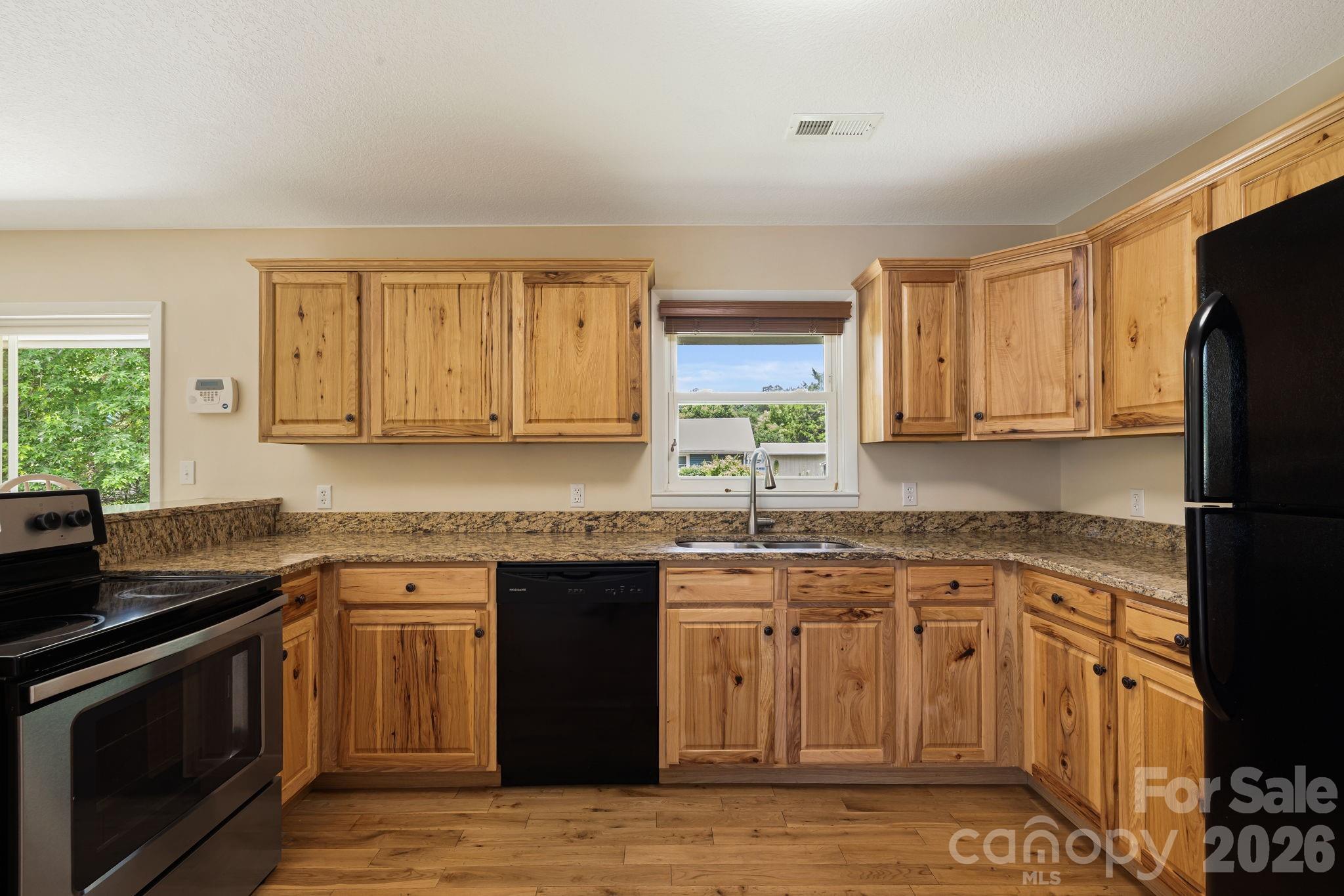 490 Ecusta Road Property Photo 11