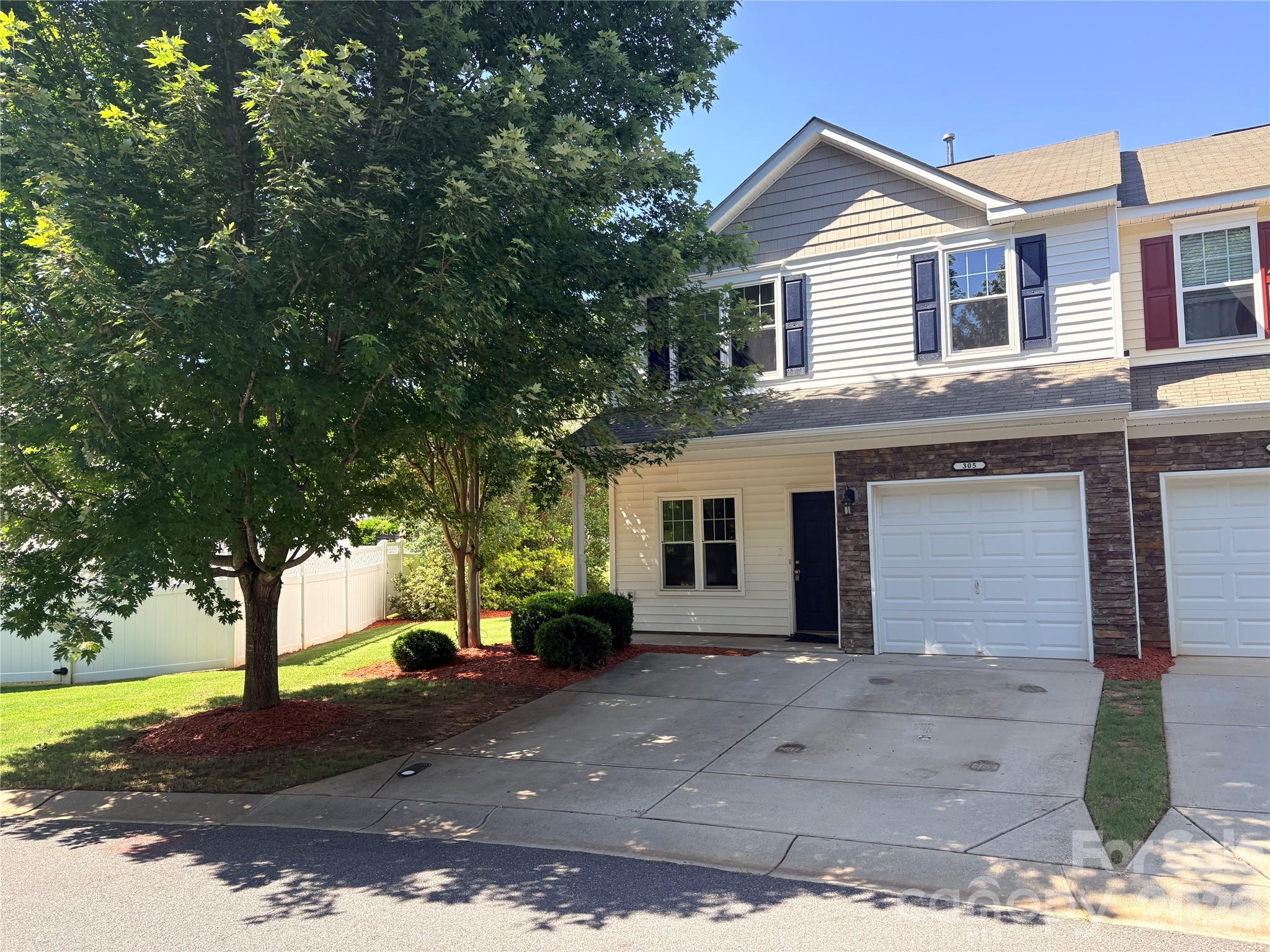305 Sandy Spring Lane Property Photo 1