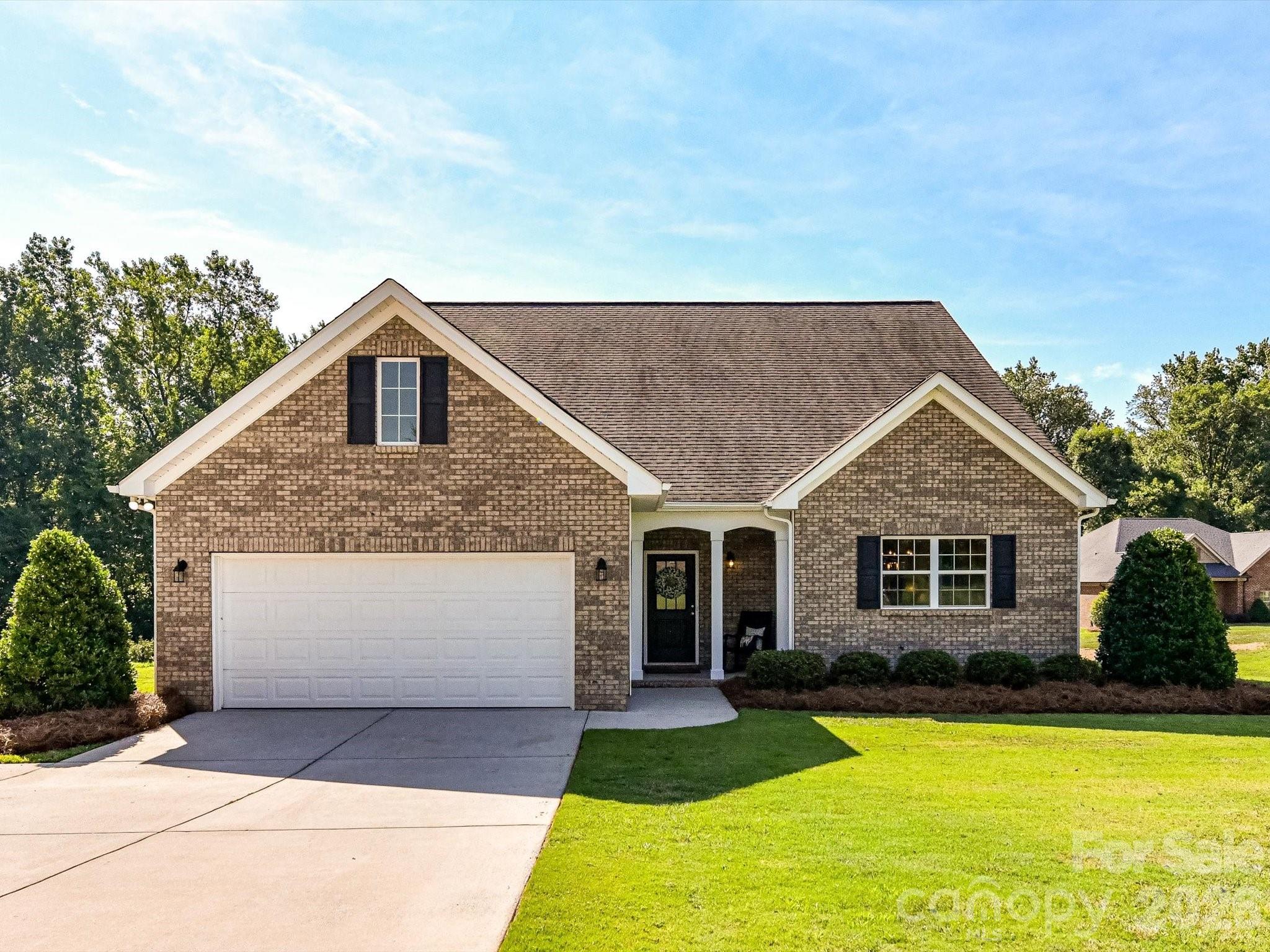 5912 Sikes Mill Road Property Photo 3