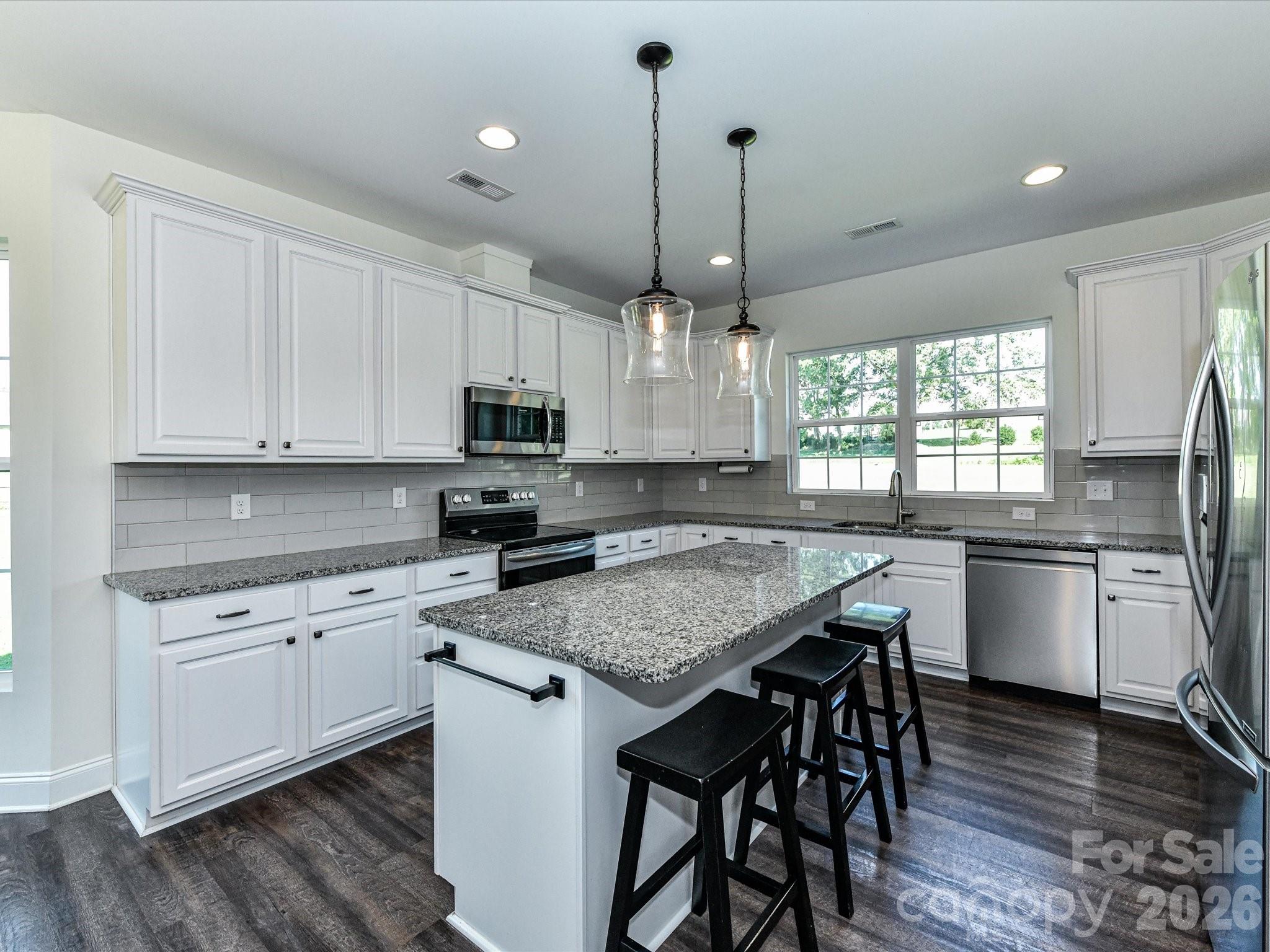 5912 Sikes Mill Road Property Photo 8