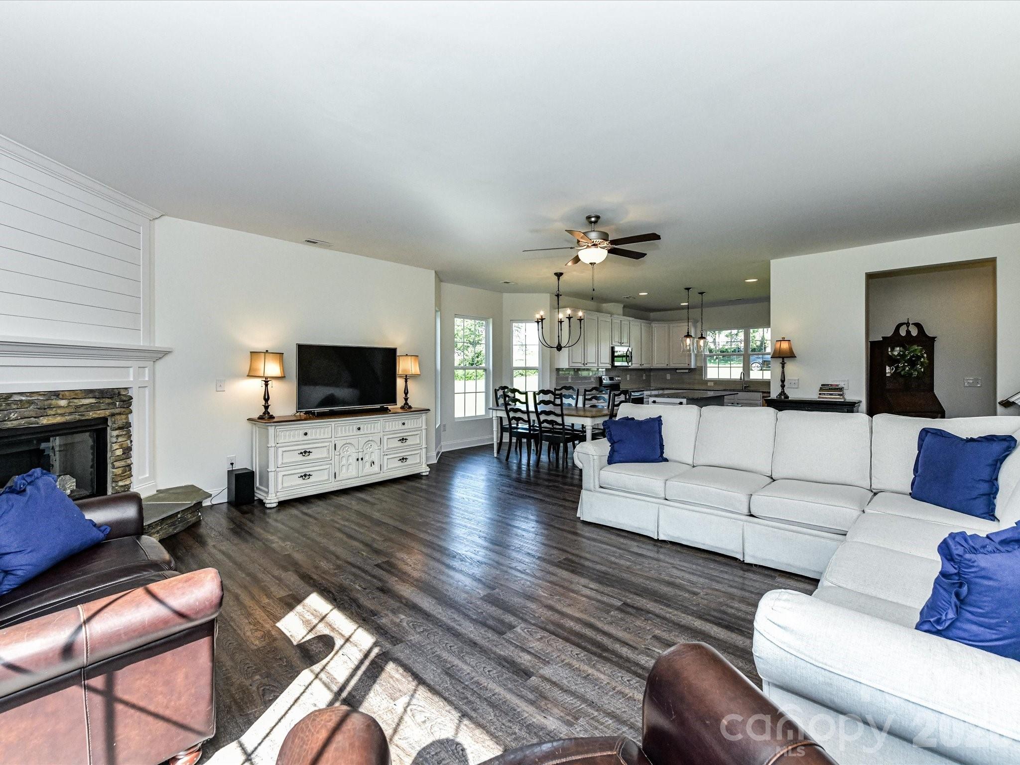 5912 Sikes Mill Road Property Photo 15