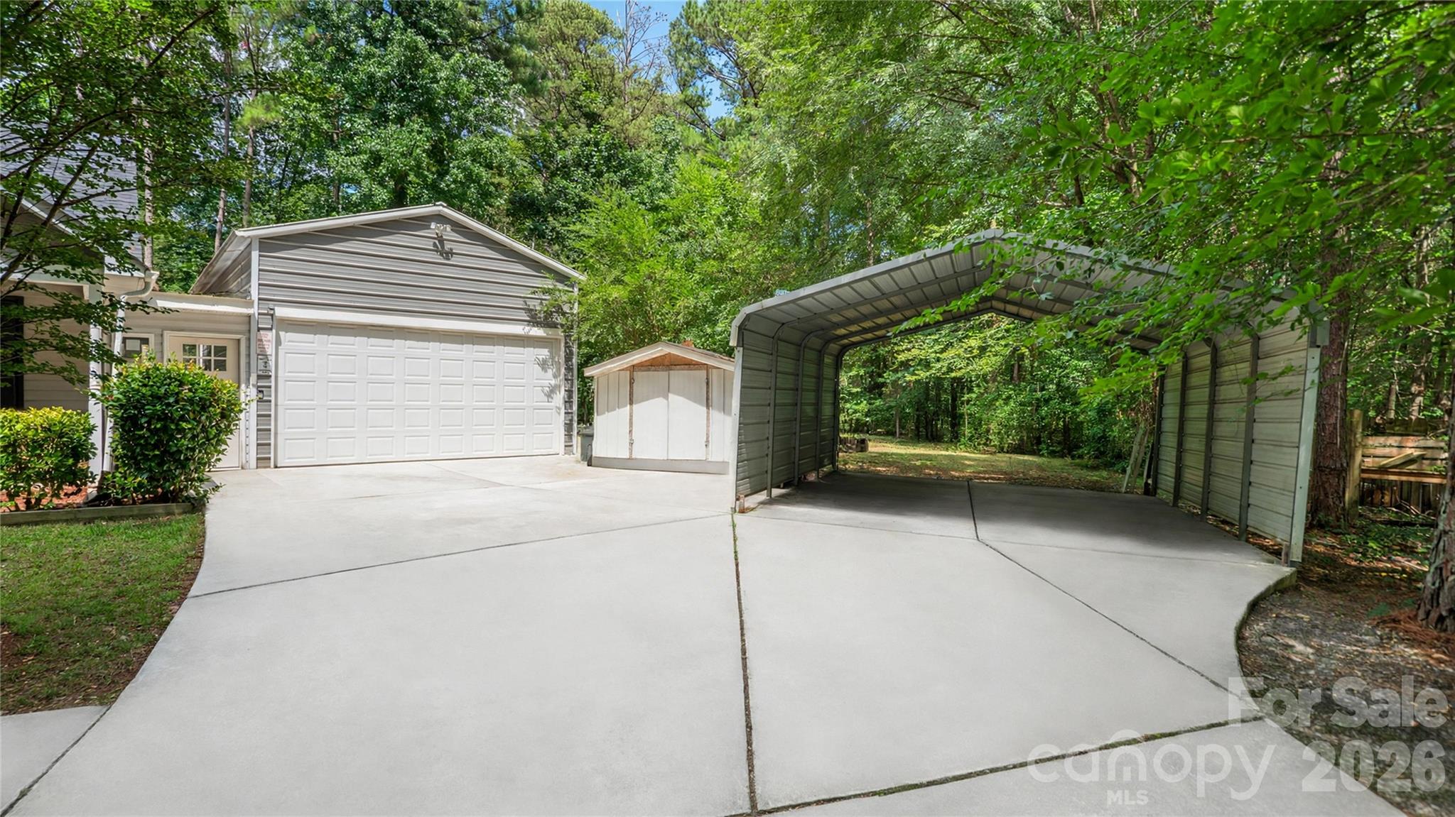 8003 Hope Lane Property Photo 2