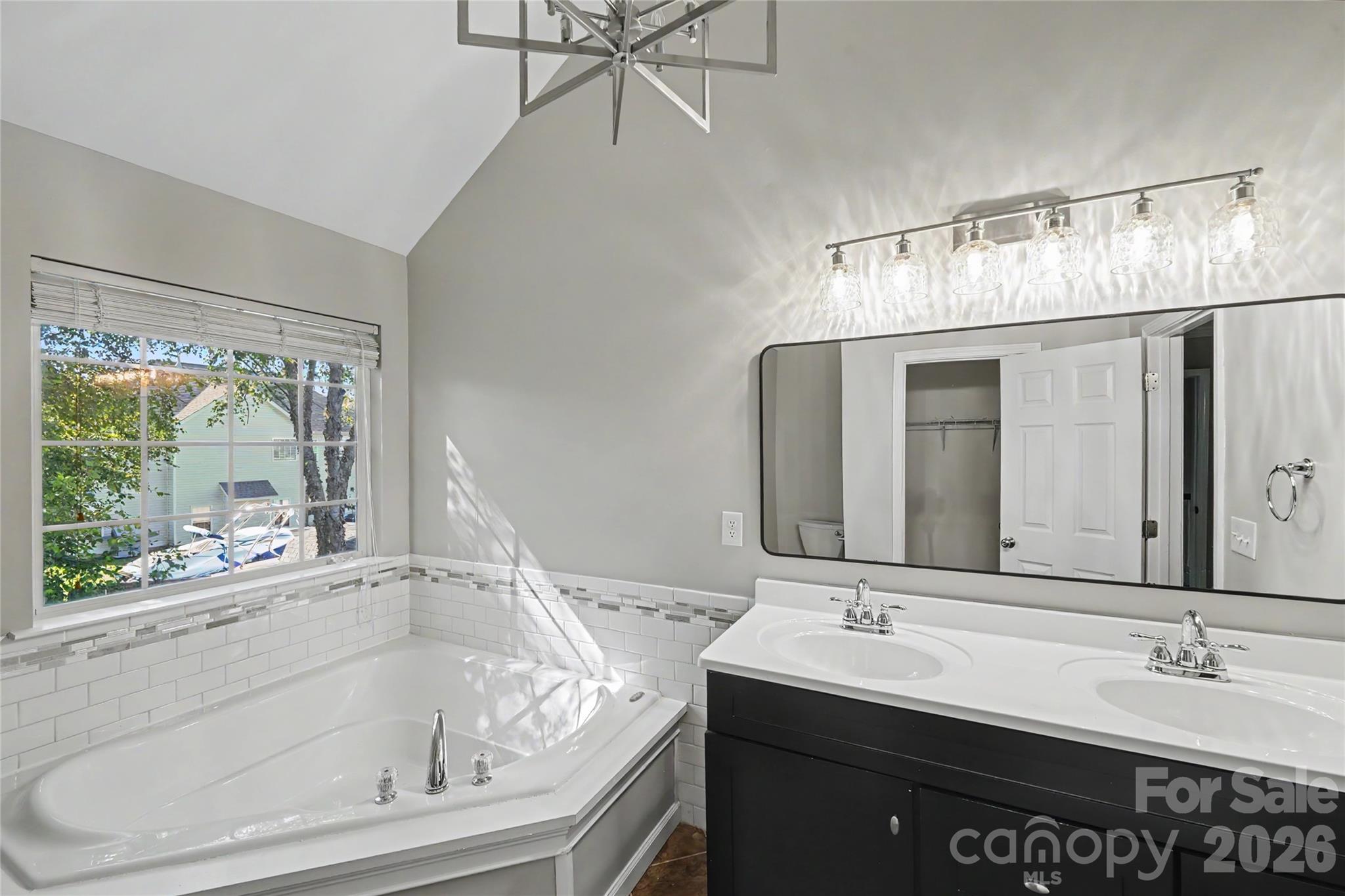 108 Madelia Place Property Photo 25