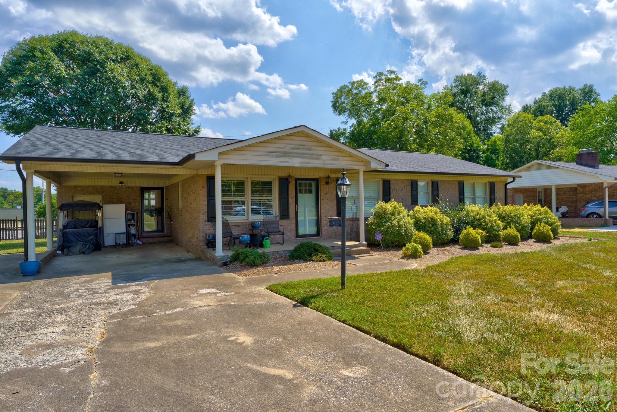 1014 Ranbar Street Property Photo 2