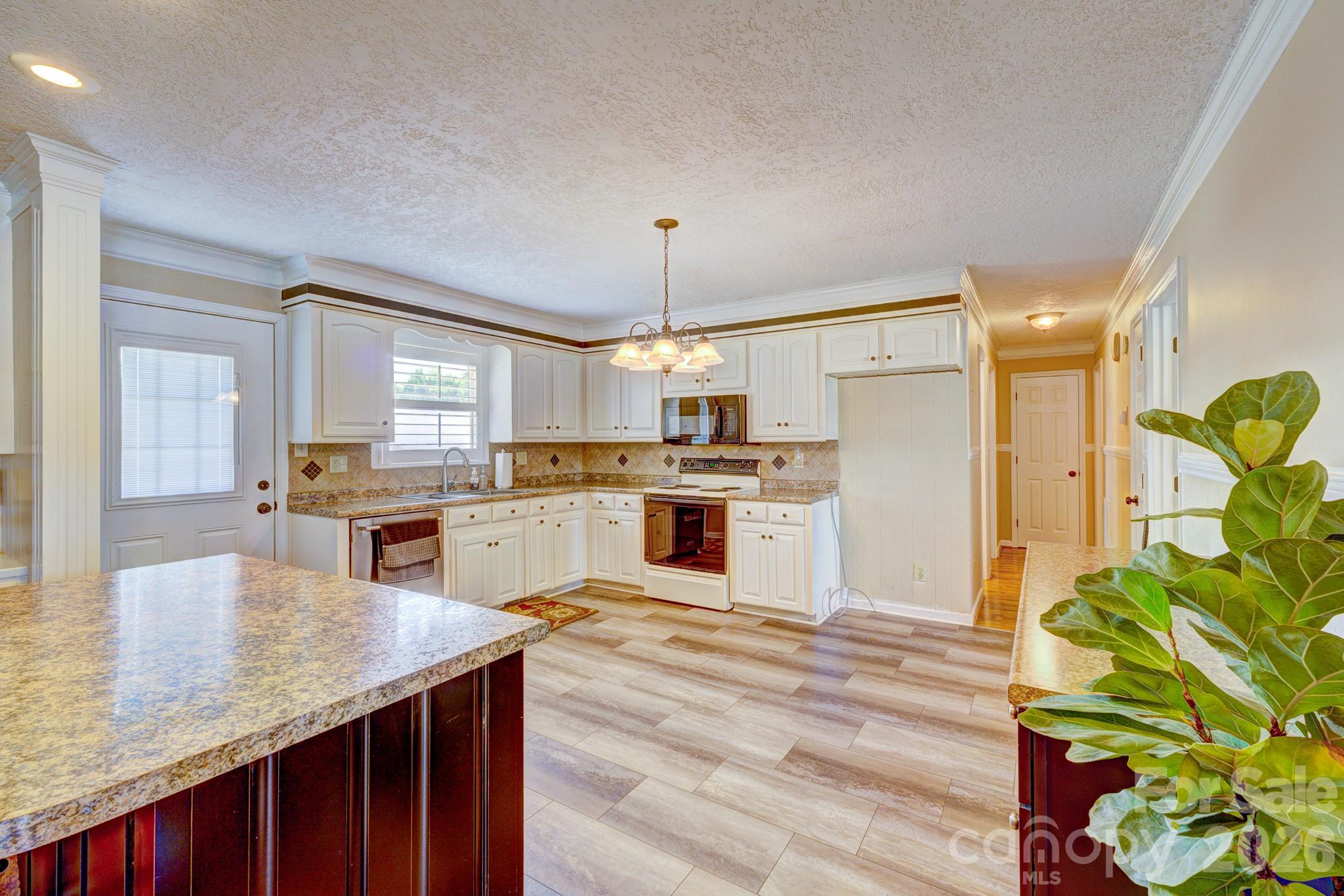 1014 Ranbar Street Property Photo 6