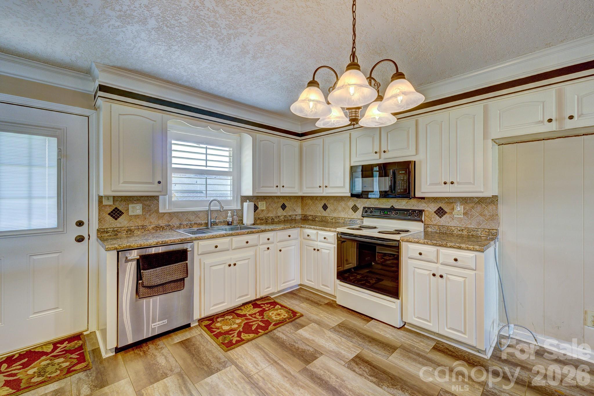 1014 Ranbar Street Property Photo 7