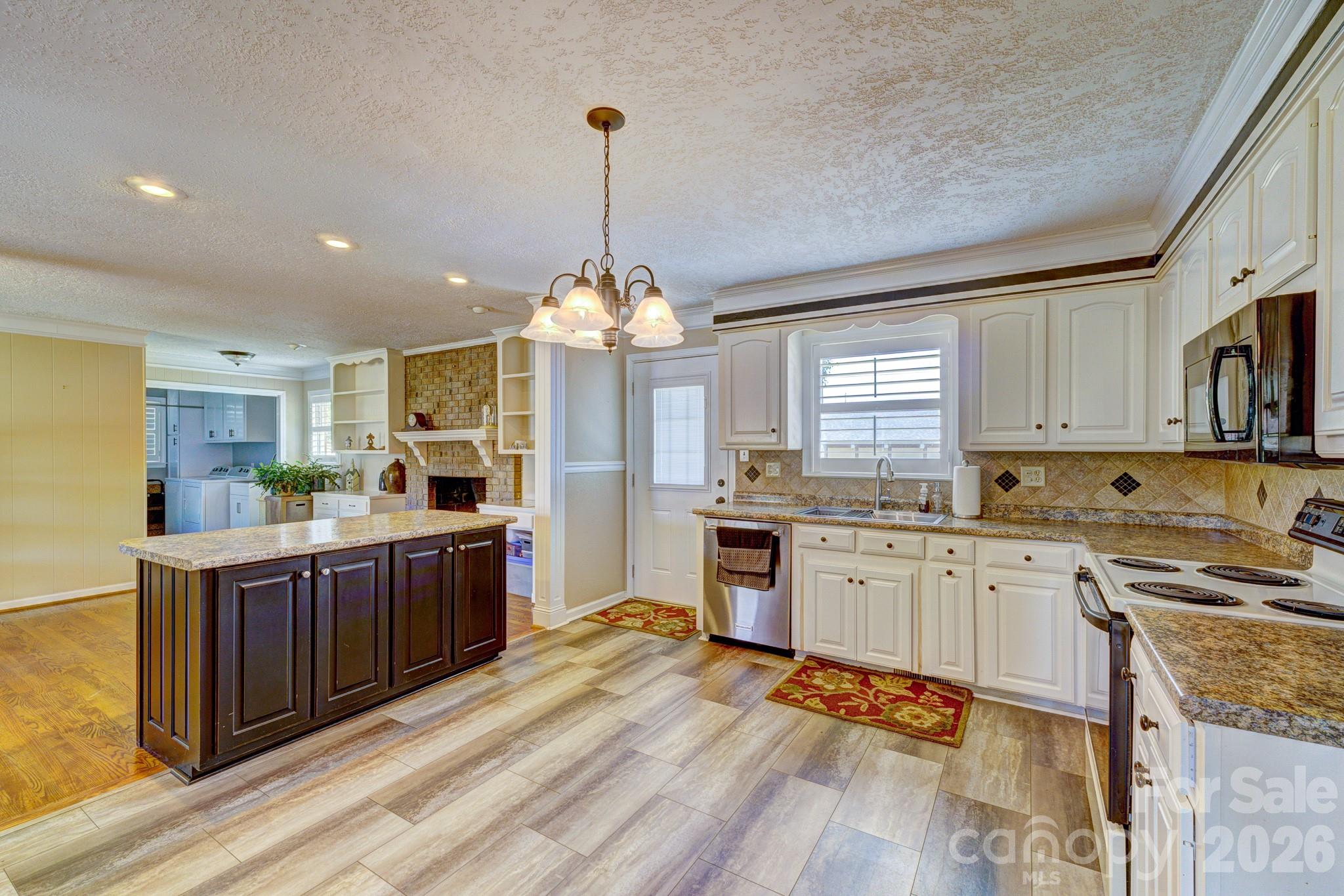 1014 Ranbar Street Property Photo 8