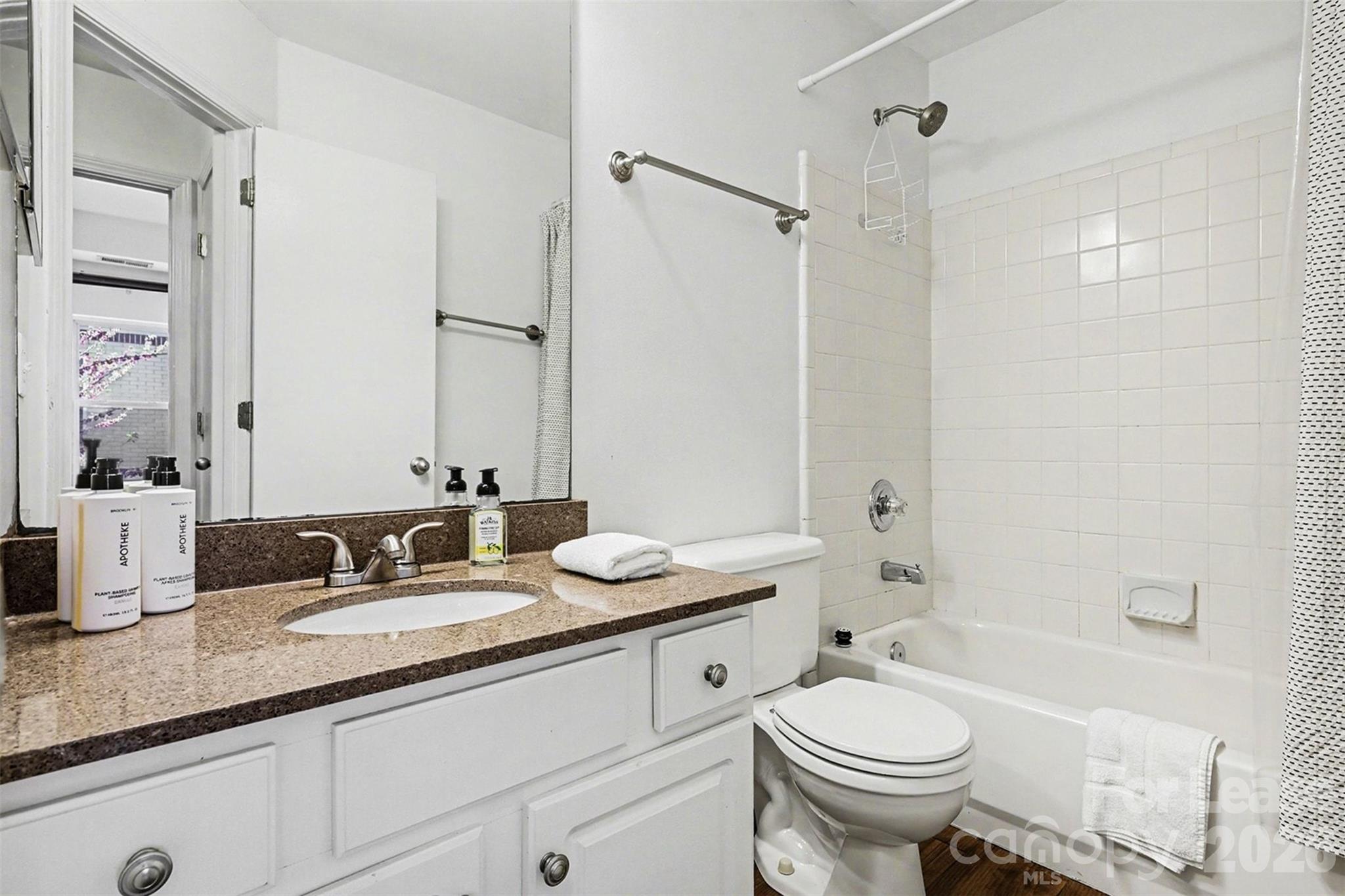 703 E 8th Street Property Photo 23