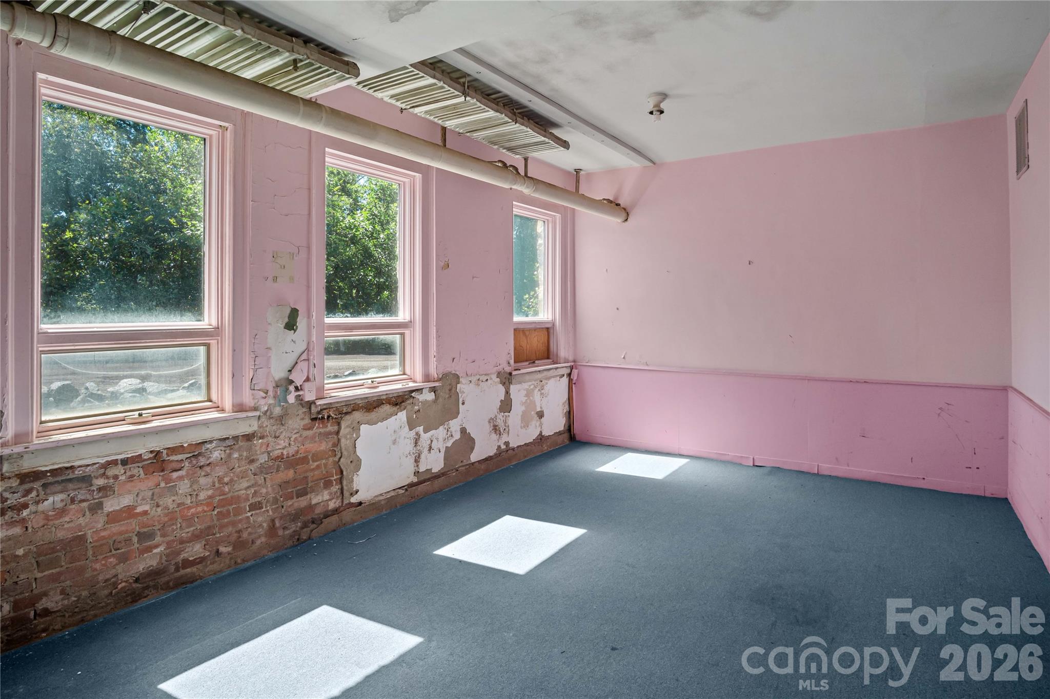 330 Carolina Drive Property Photo 27