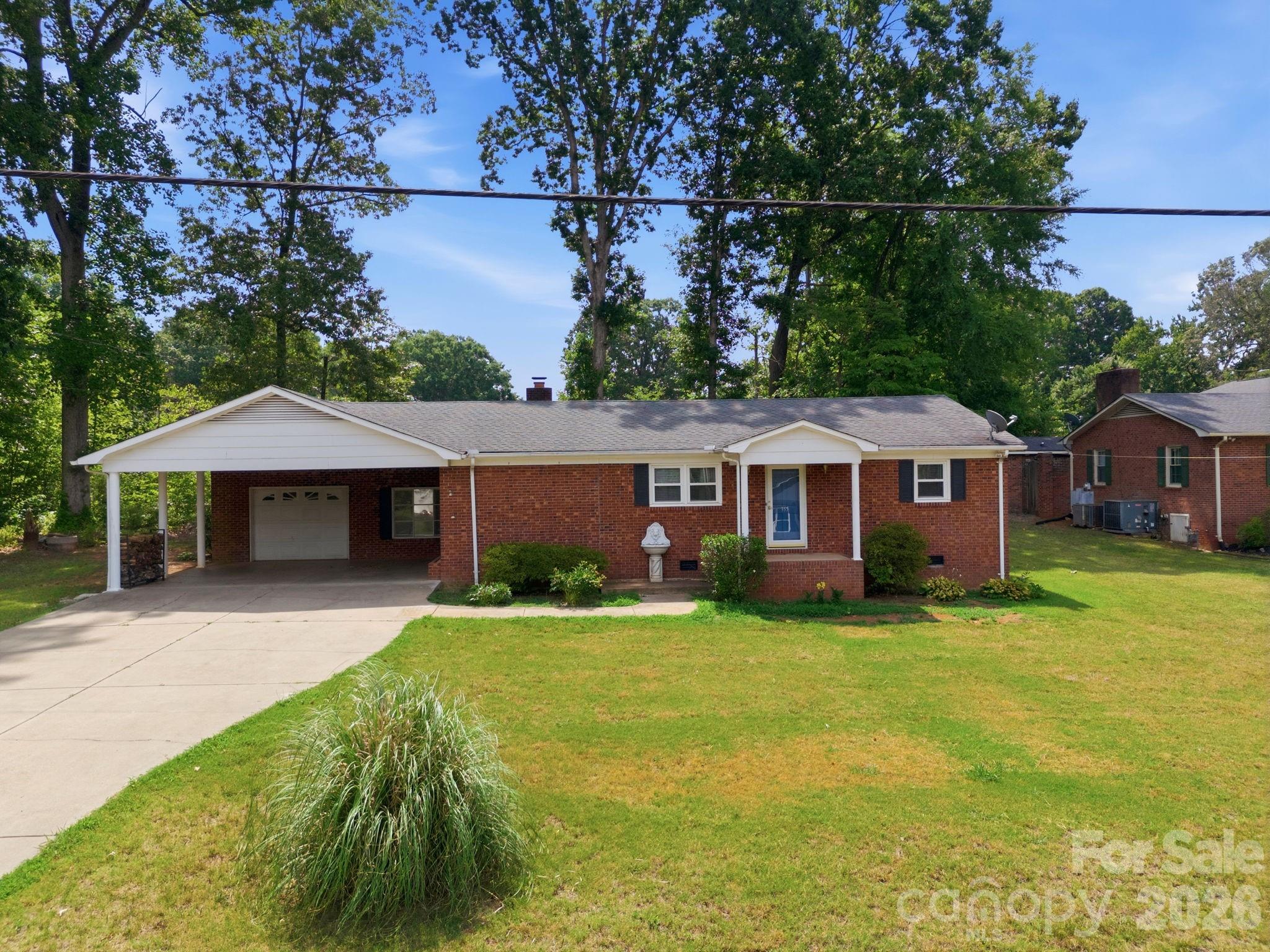 355 Swink Avenue Property Photo 1