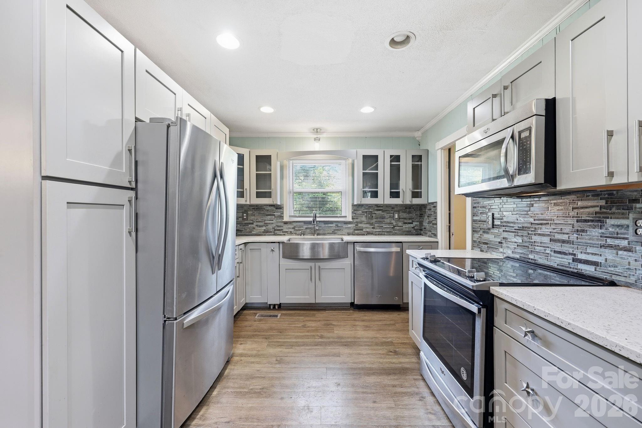 355 Swink Avenue Property Photo 2