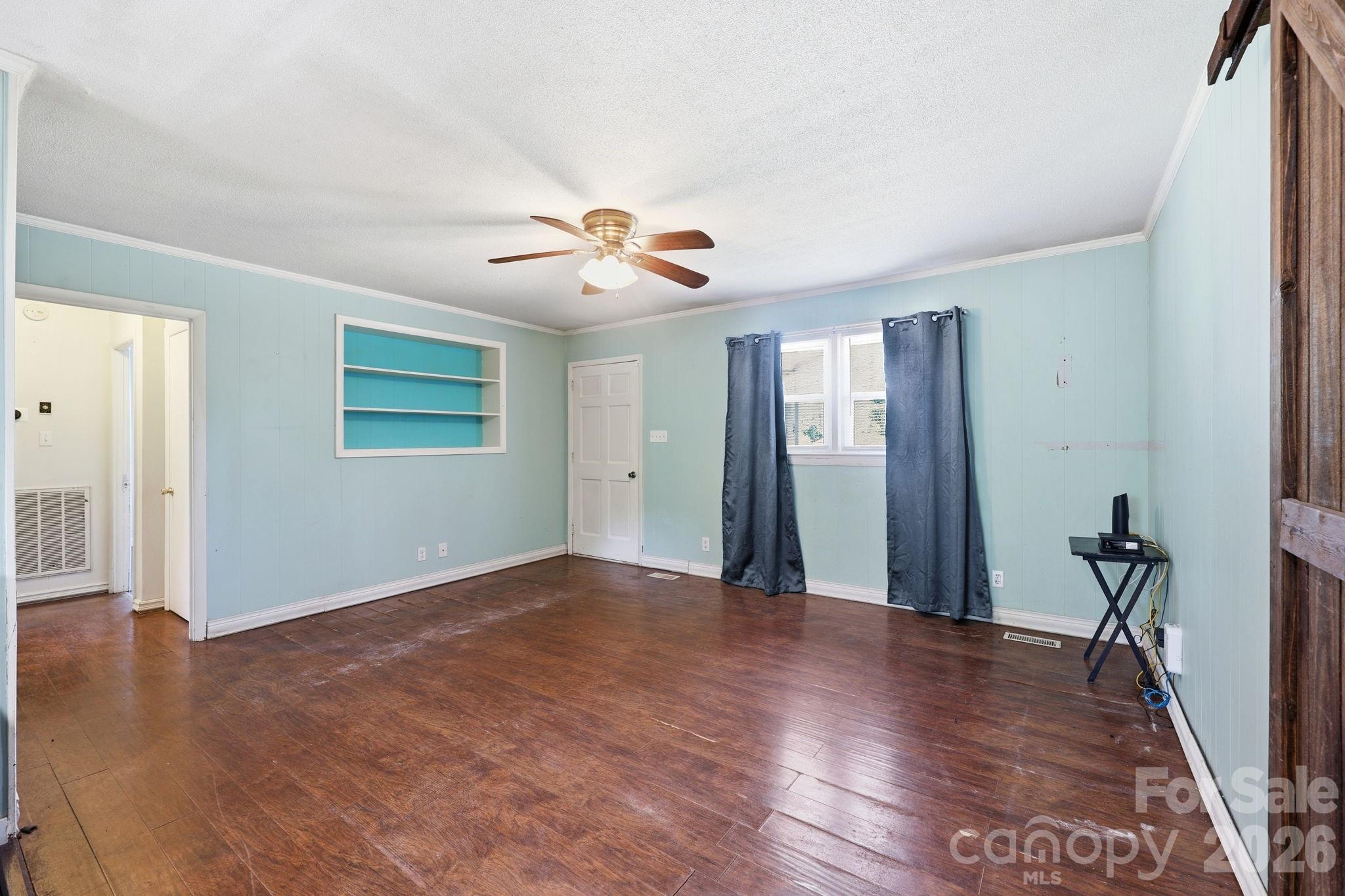 355 Swink Avenue Property Photo 9