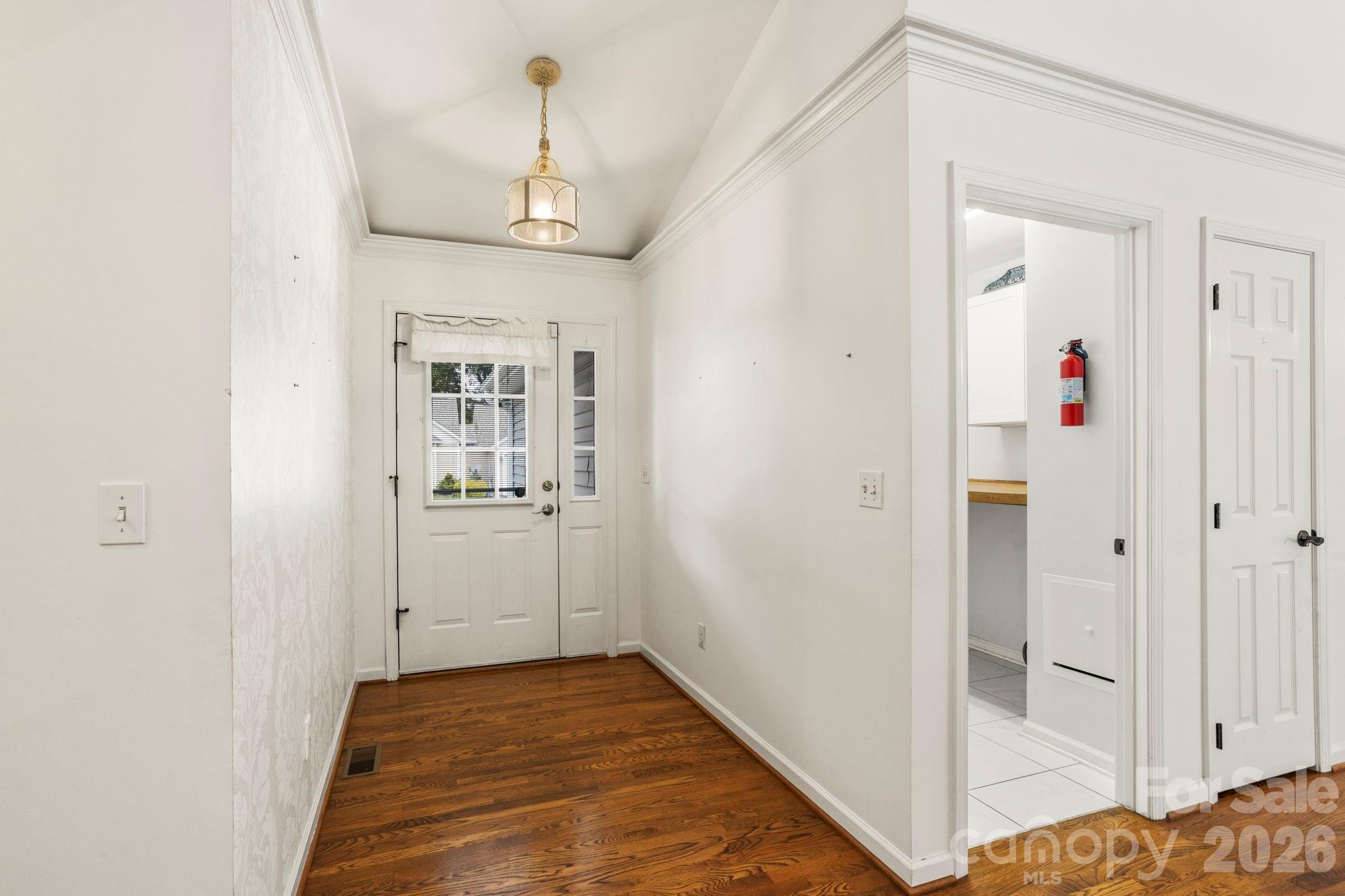 315 Charlestown Drive Property Photo 4