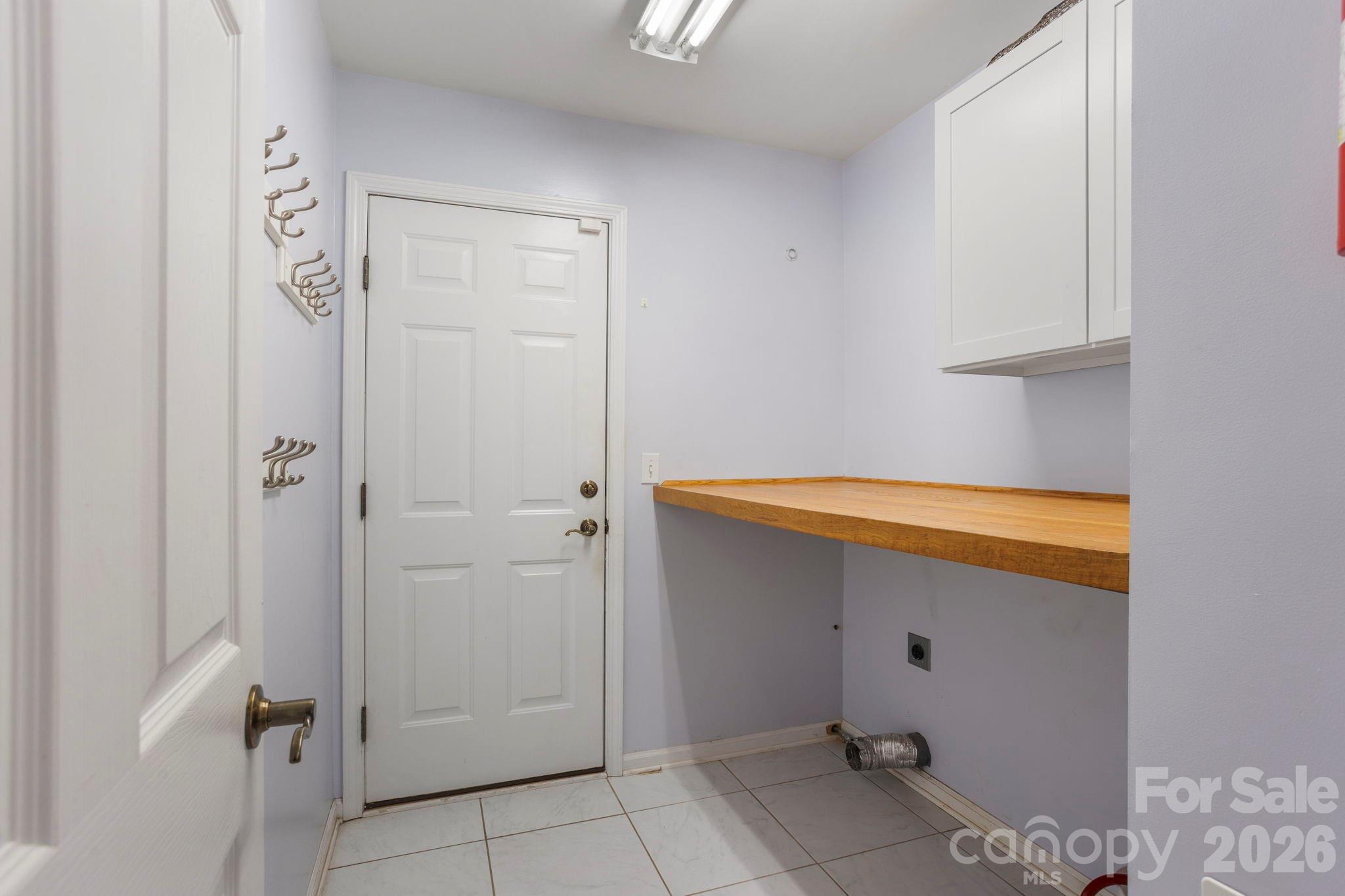 315 Charlestown Drive Property Photo 6
