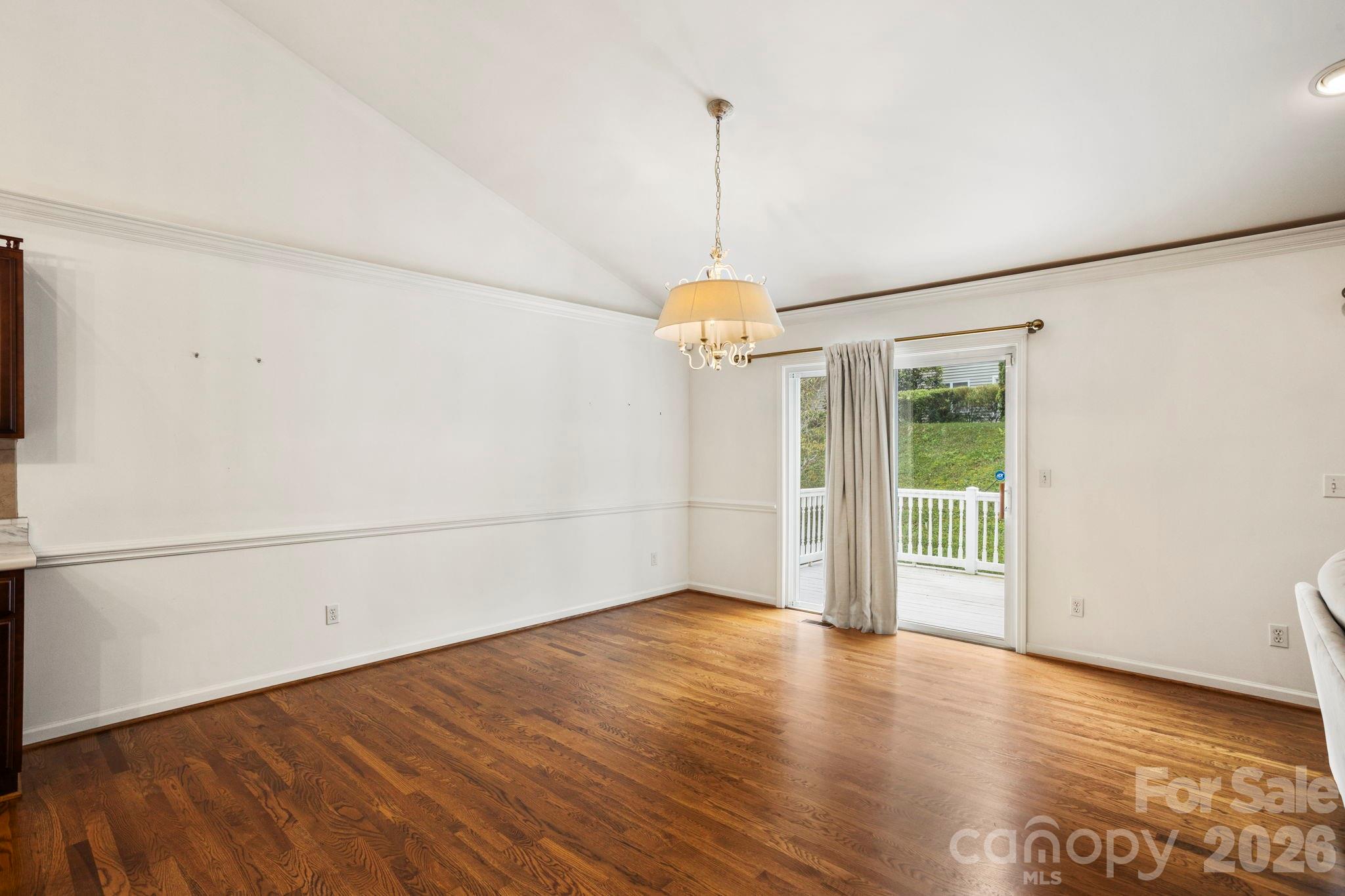 315 Charlestown Drive Property Photo 8