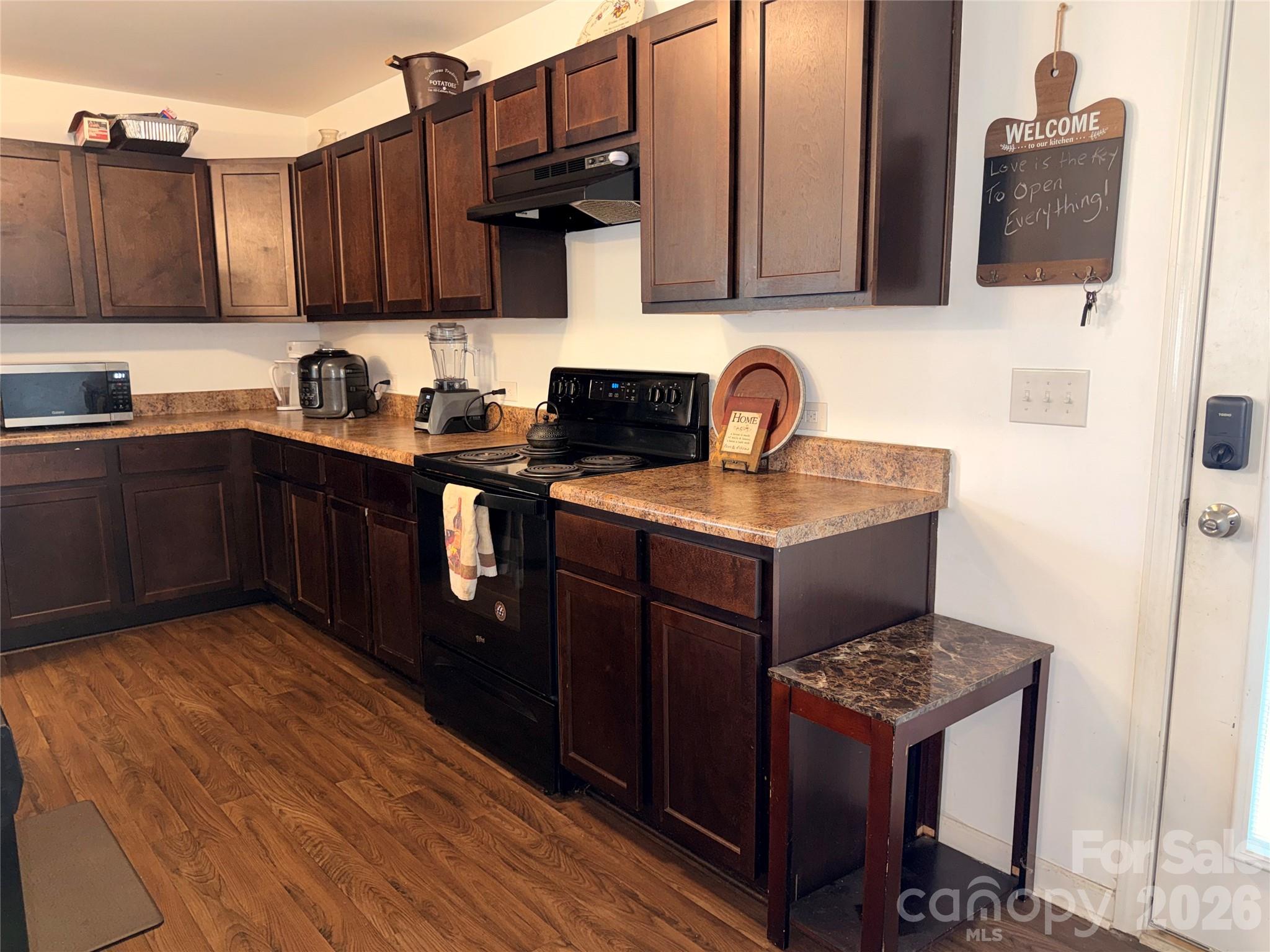 714 Lexington Drive 52 Property Photo 9