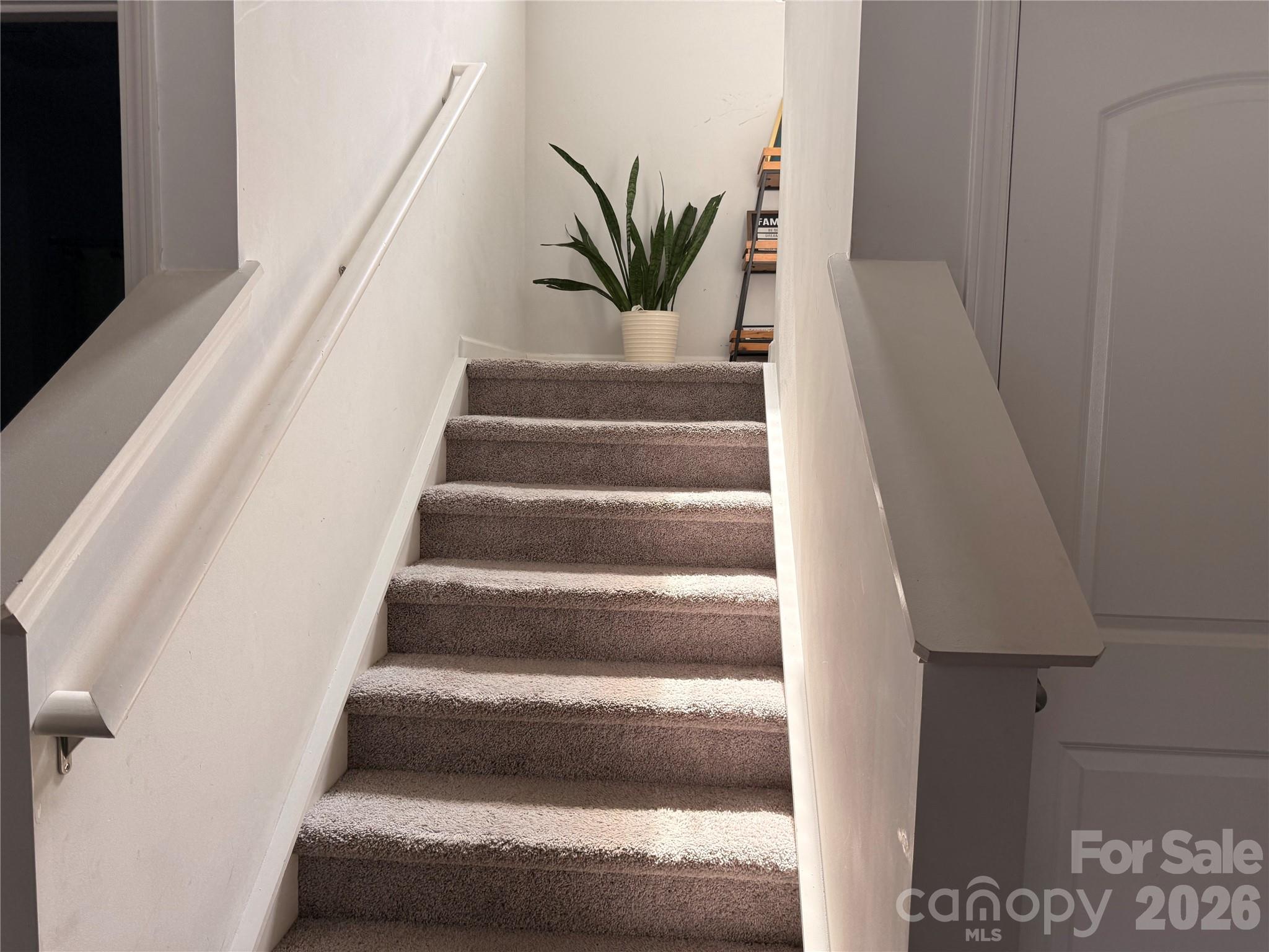 714 Lexington Drive 52 Property Photo 11