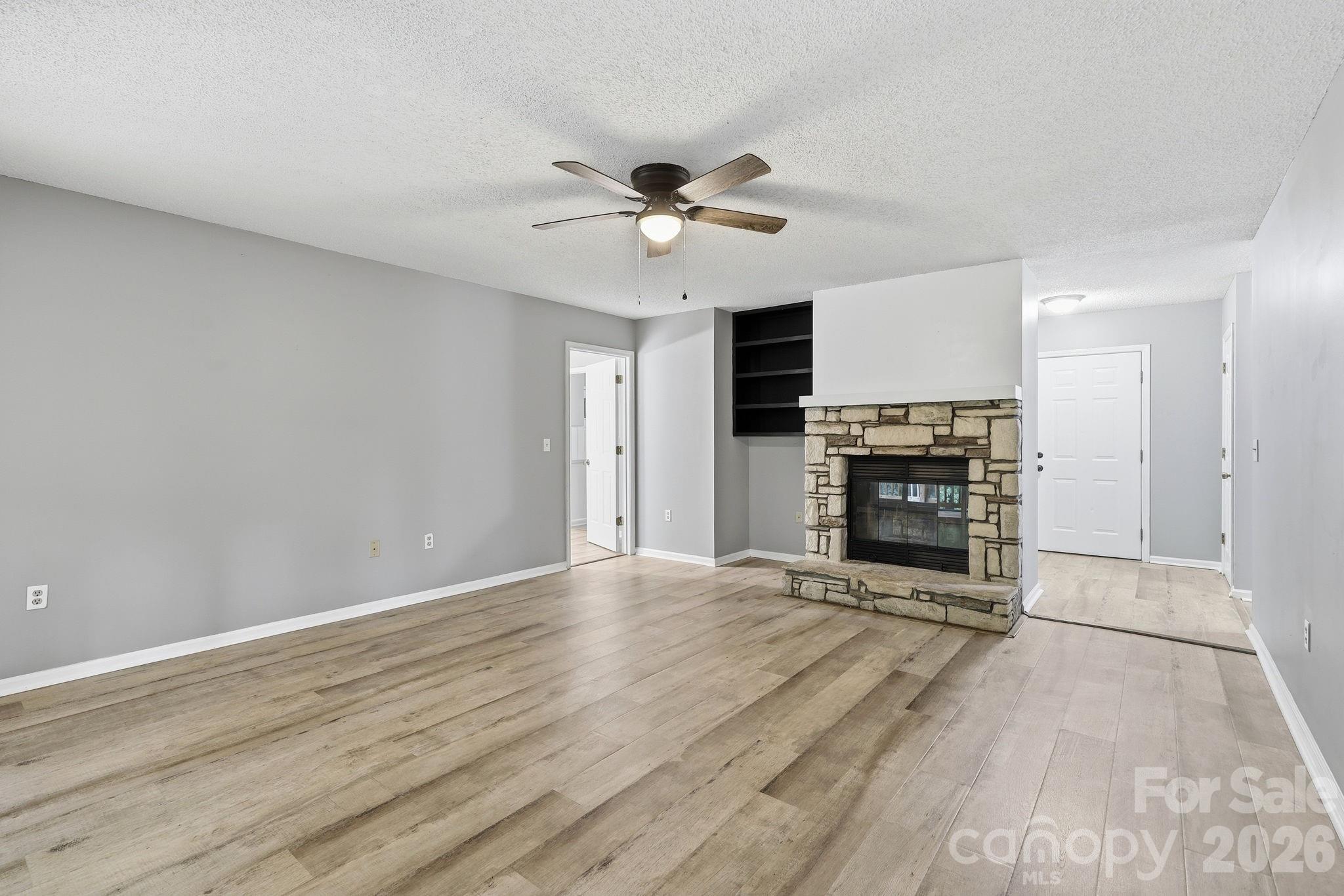 340 Oakwood Lane Property Photo 10