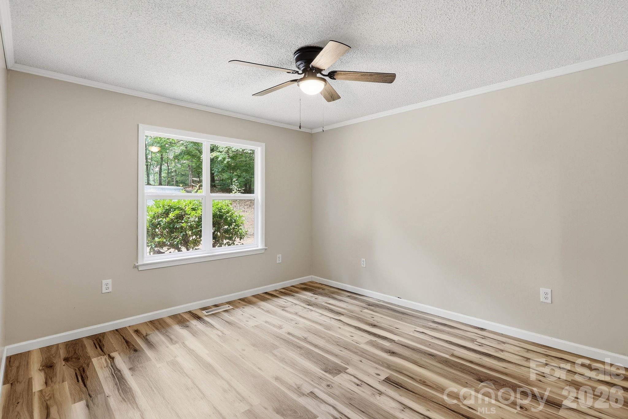340 Oakwood Lane Property Photo 16